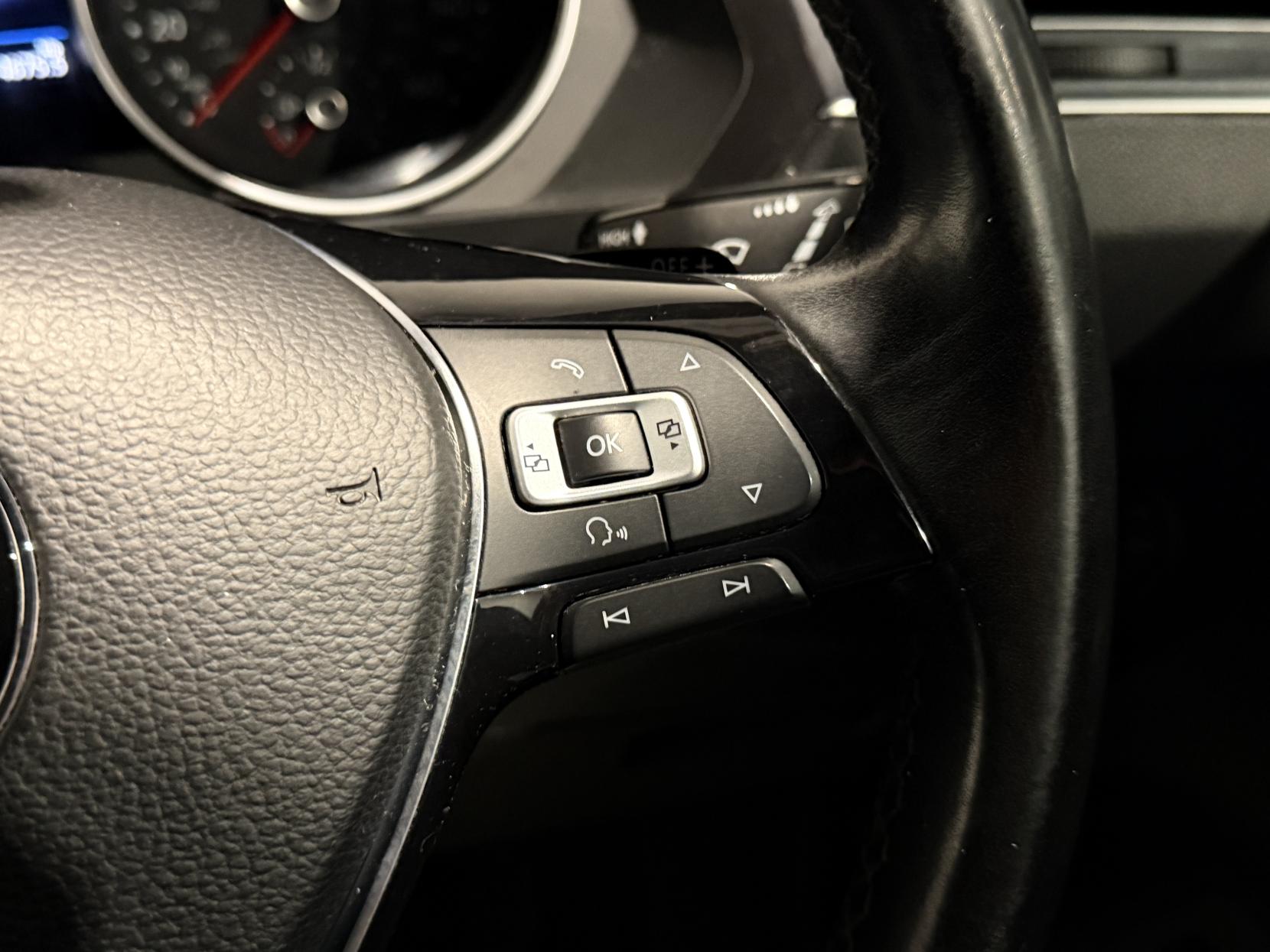 Volkswagen Tiguan 2.0 TDI SE Navigation SUV 5dr Diesel DSG Euro 6 (s/s) (150 ps)