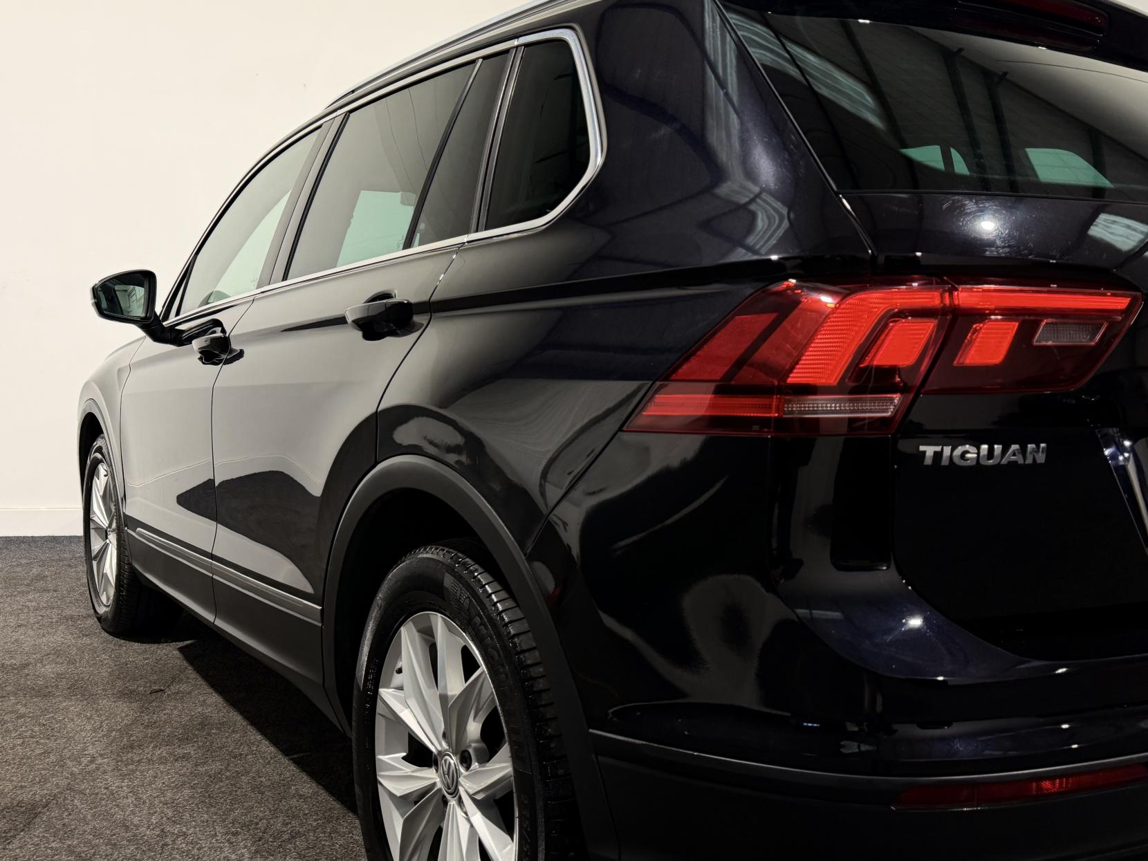 Volkswagen Tiguan 2.0 TDI SE Navigation SUV 5dr Diesel DSG Euro 6 (s/s) (150 ps)