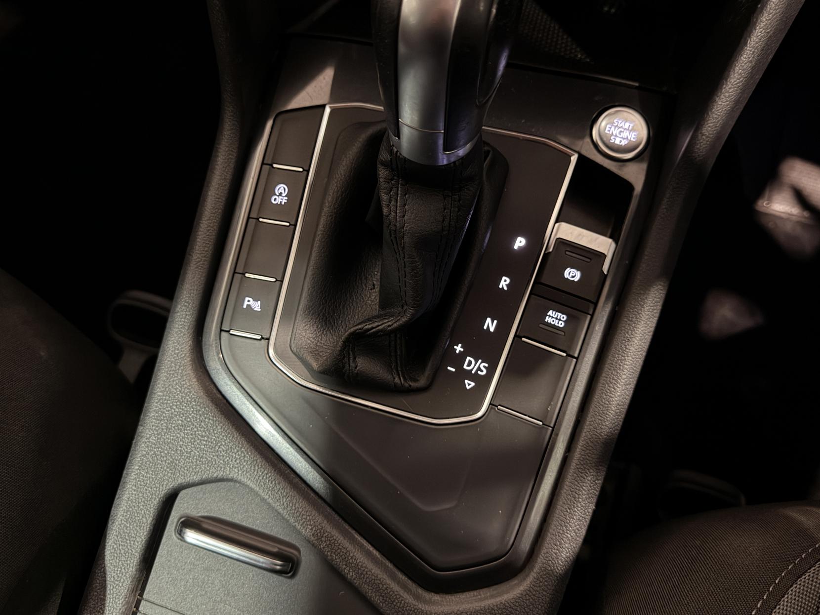 Volkswagen Tiguan 2.0 TDI SE Navigation SUV 5dr Diesel DSG Euro 6 (s/s) (150 ps)