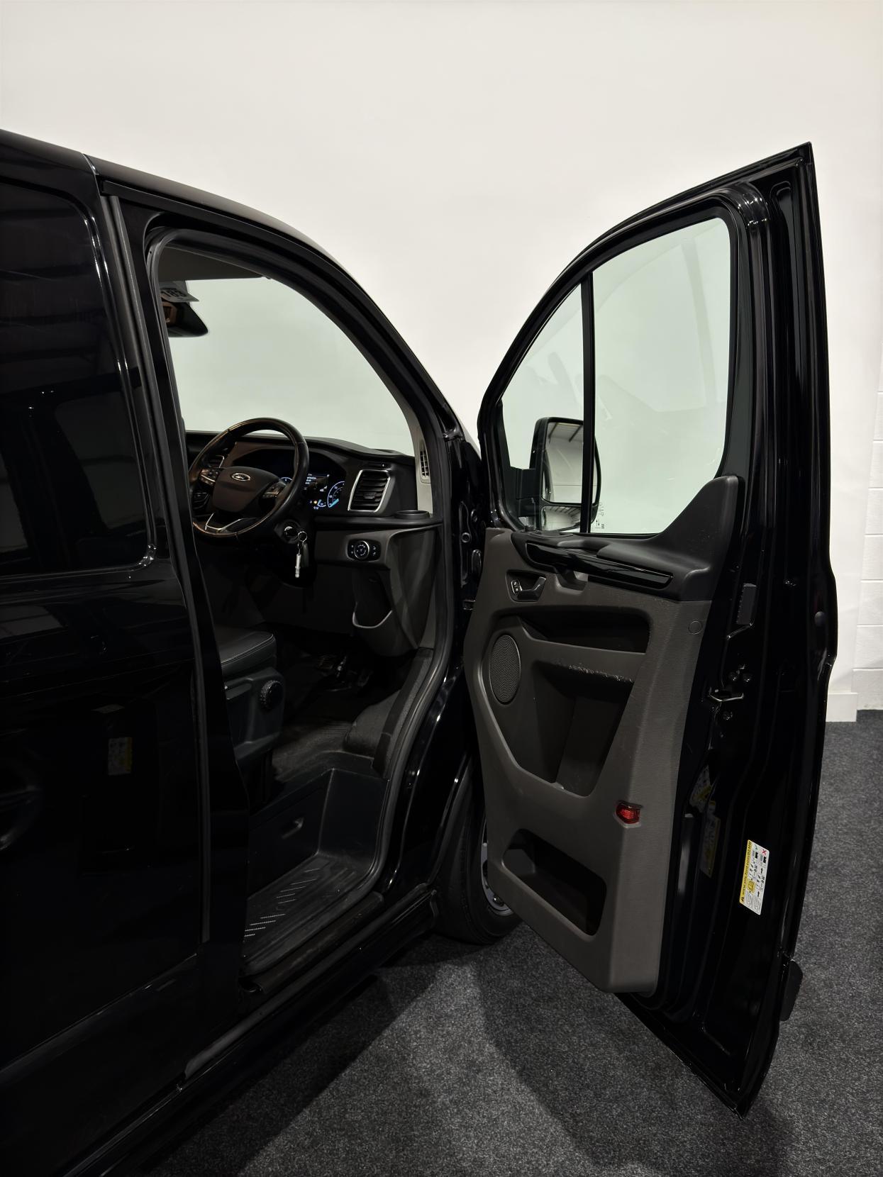 Ford Transit Custom 2.0 320 EcoBlue Sport Panel Van 5dr Diesel Auto L2 H1 Euro 6 (s/s) (185 ps)