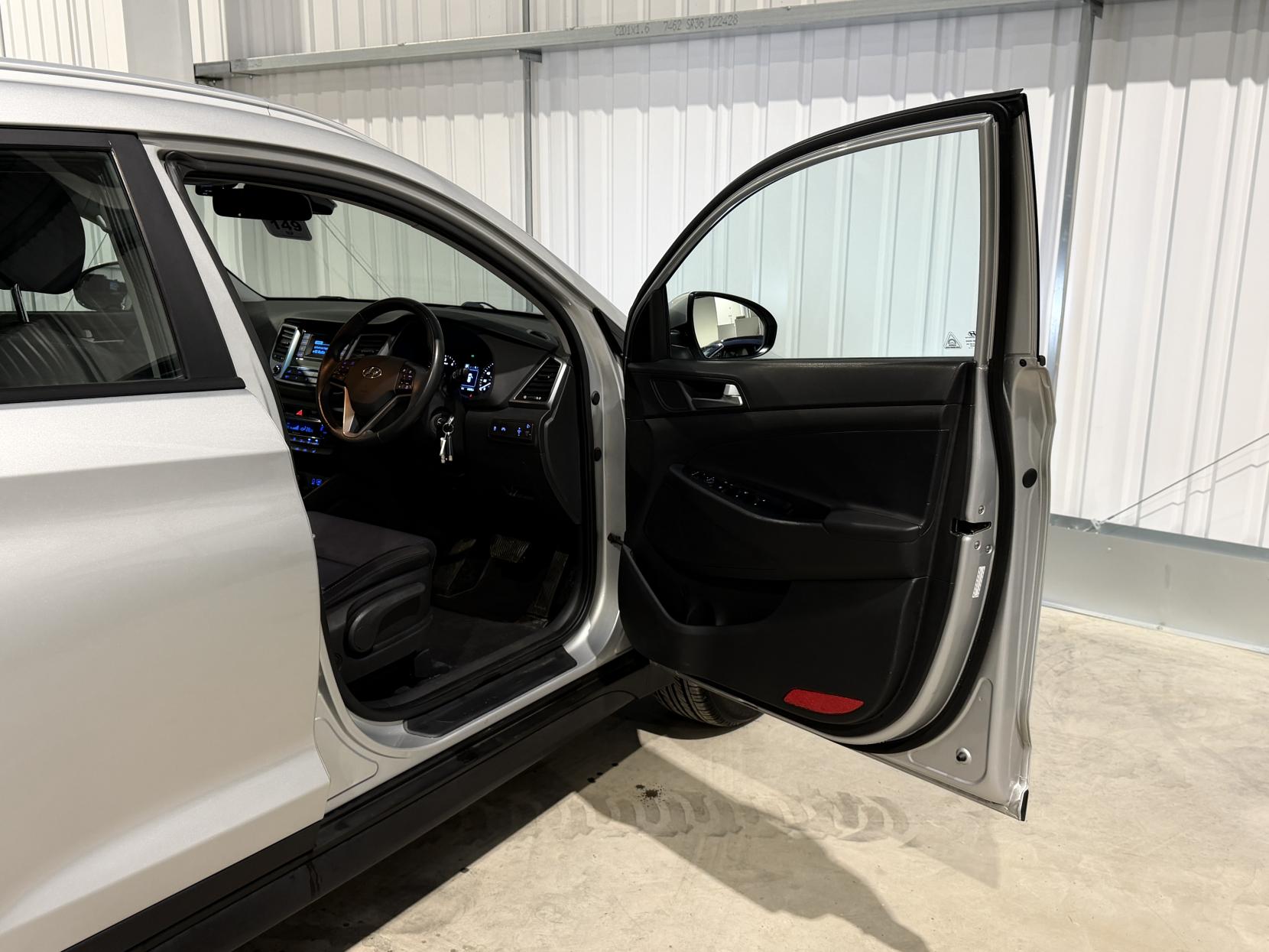 Hyundai TUCSON 1.7 CRDi Blue Drive SE SUV 5dr Diesel DCT Euro 6 (s/s) (141 ps)