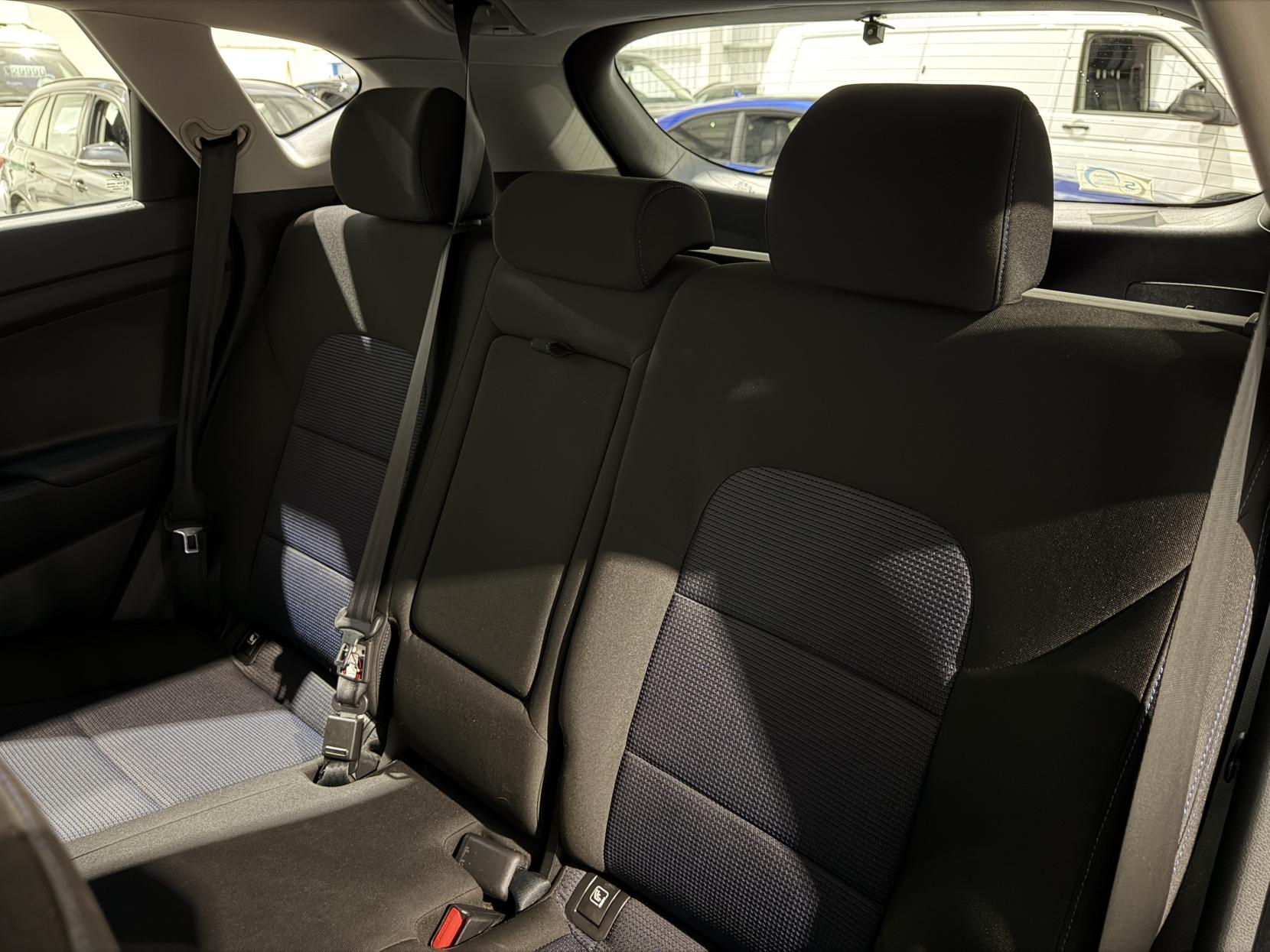 Hyundai TUCSON 1.7 CRDi Blue Drive SE SUV 5dr Diesel DCT Euro 6 (s/s) (141 ps)