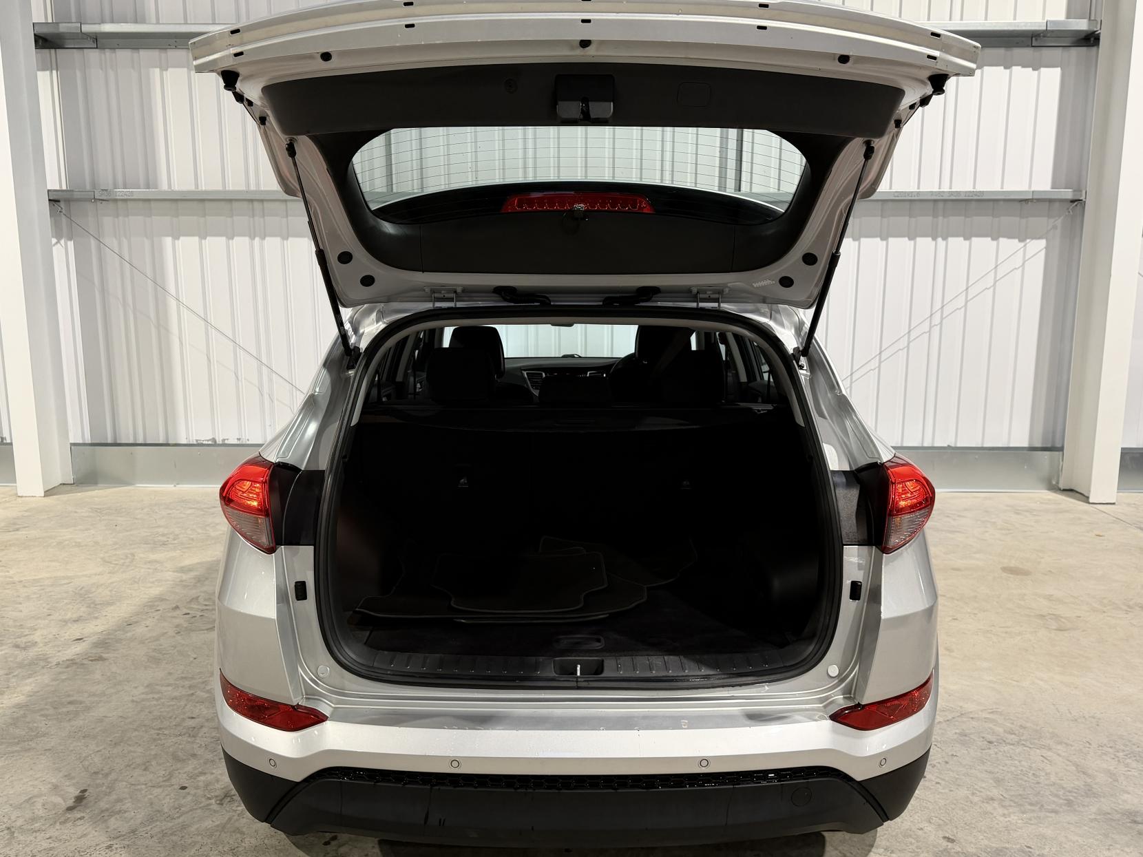 Hyundai TUCSON 1.7 CRDi Blue Drive SE SUV 5dr Diesel DCT Euro 6 (s/s) (141 ps)