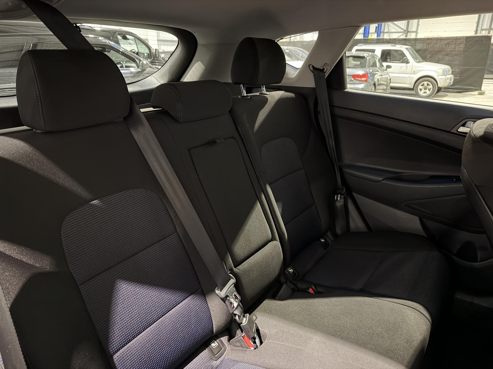 Hyundai TUCSON 1.7 CRDi Blue Drive SE SUV 5dr Diesel DCT Euro 6 (s/s) (141 ps)