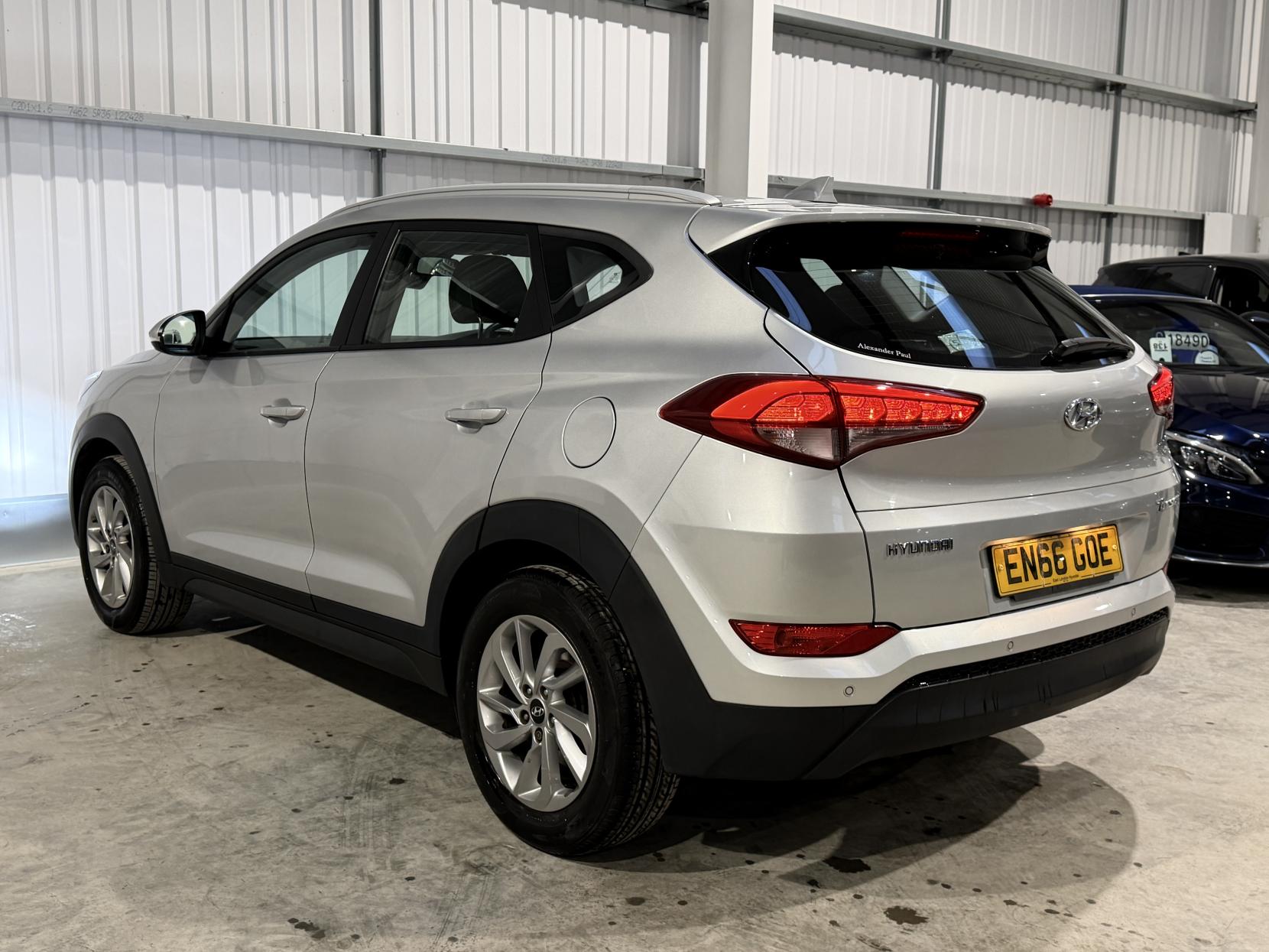 Hyundai TUCSON 1.7 CRDi Blue Drive SE SUV 5dr Diesel DCT Euro 6 (s/s) (141 ps)