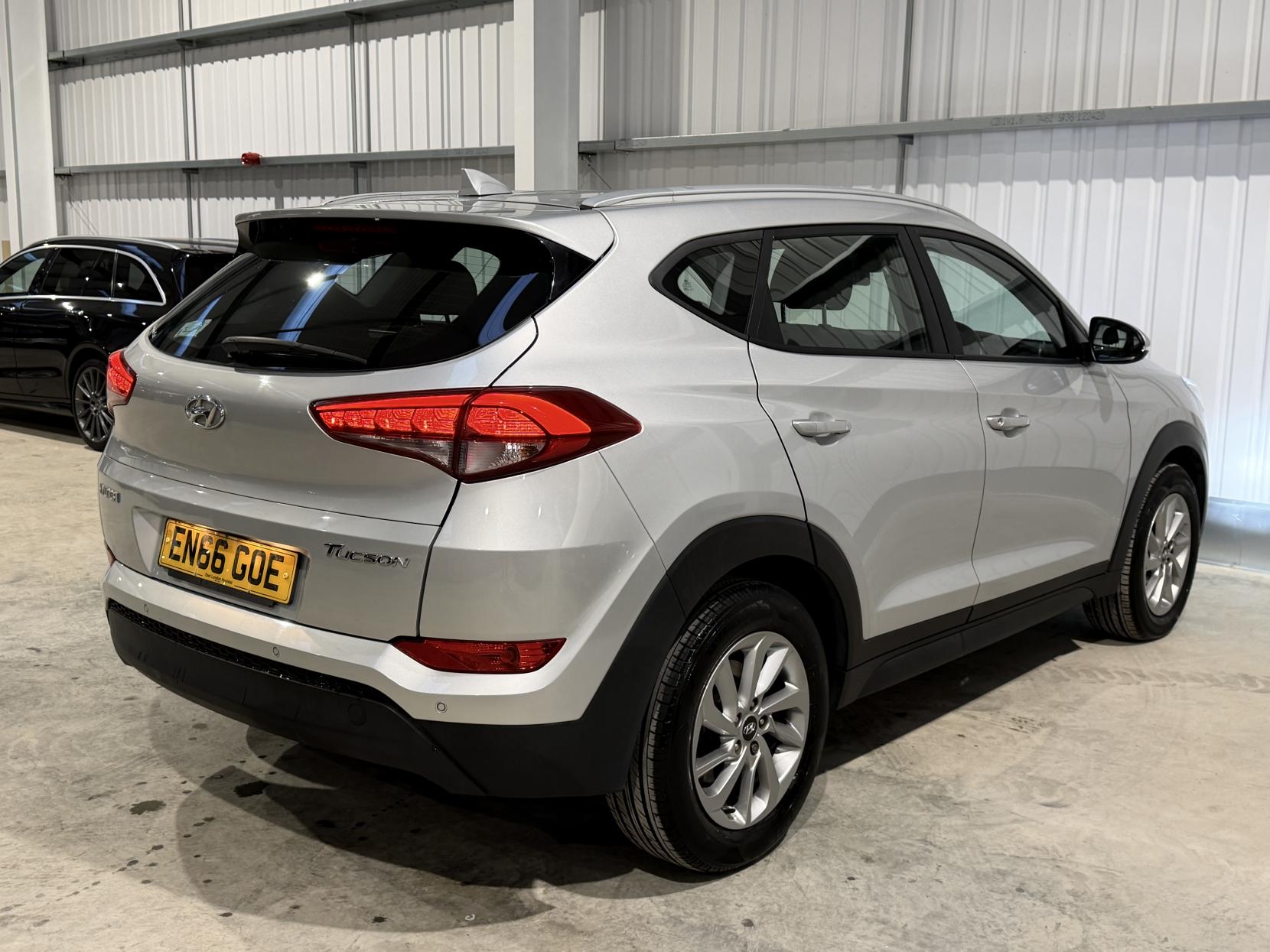 Hyundai TUCSON 1.7 CRDi Blue Drive SE SUV 5dr Diesel DCT Euro 6 (s/s) (141 ps)