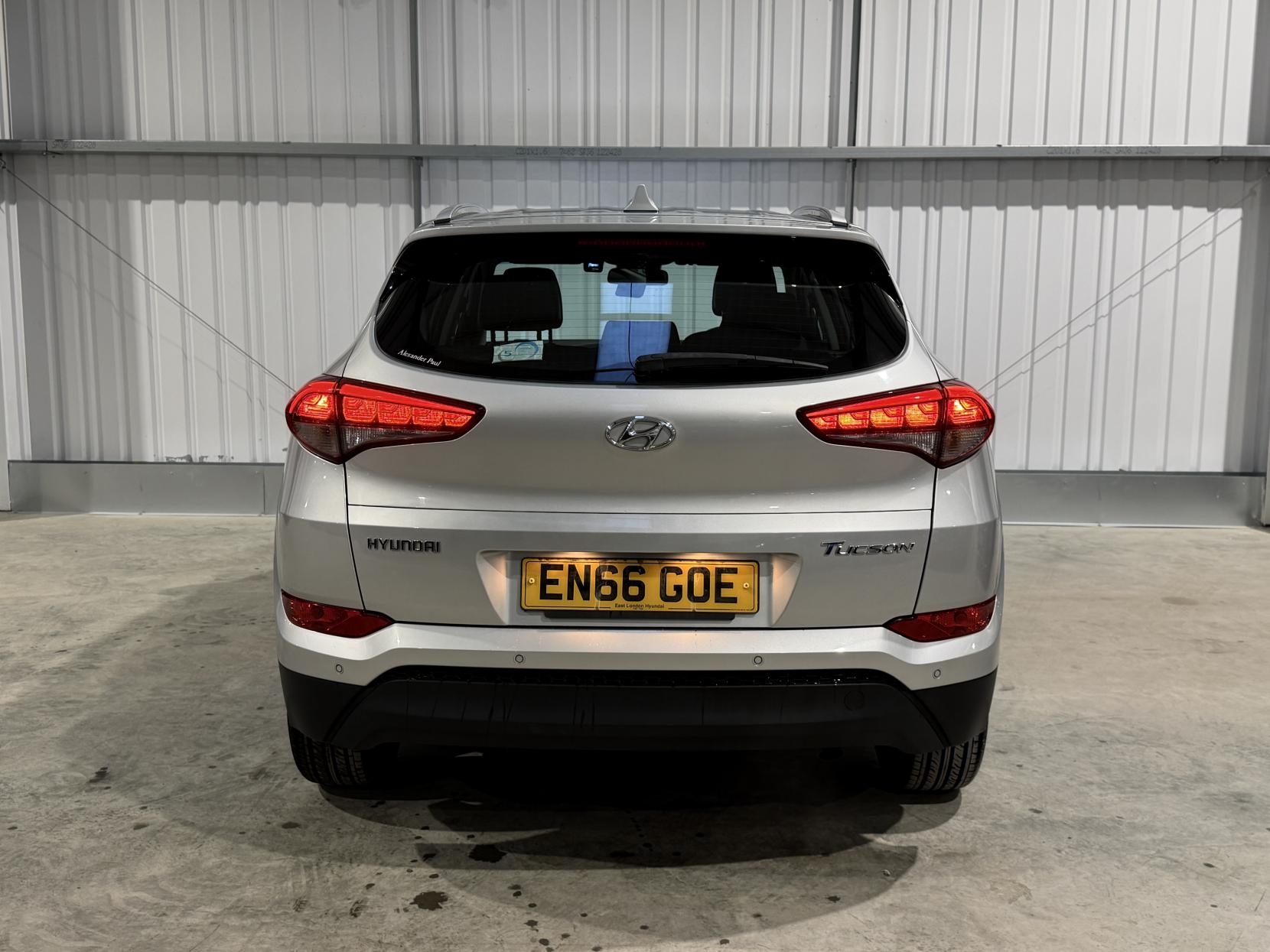 Hyundai TUCSON 1.7 CRDi Blue Drive SE SUV 5dr Diesel DCT Euro 6 (s/s) (141 ps)