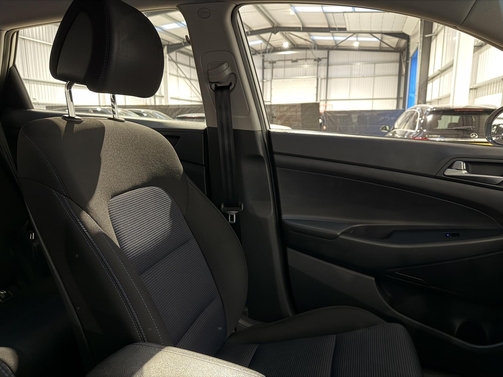 Hyundai TUCSON 1.7 CRDi Blue Drive SE SUV 5dr Diesel DCT Euro 6 (s/s) (141 ps)