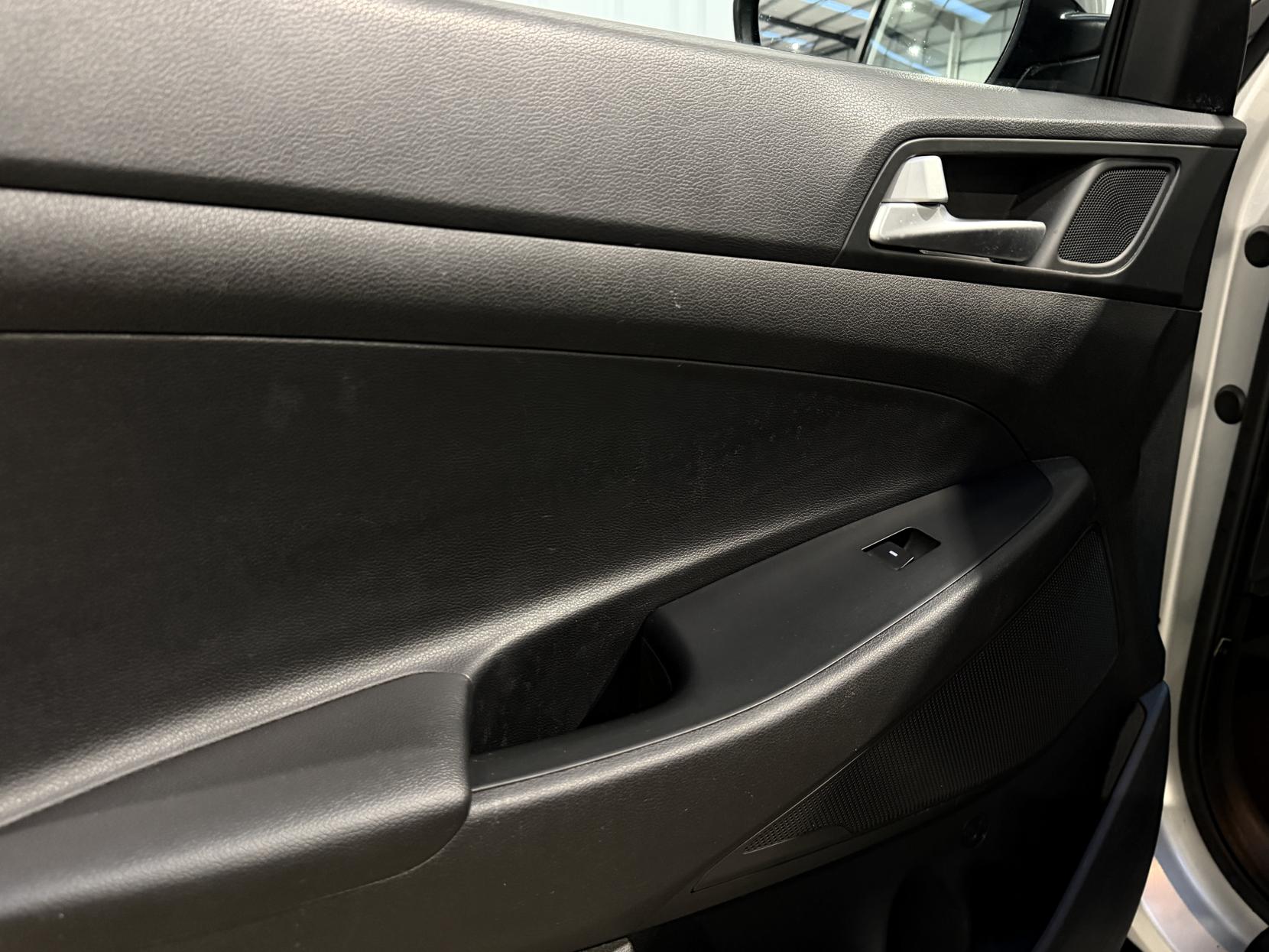 Hyundai TUCSON 1.7 CRDi Blue Drive SE SUV 5dr Diesel DCT Euro 6 (s/s) (141 ps)