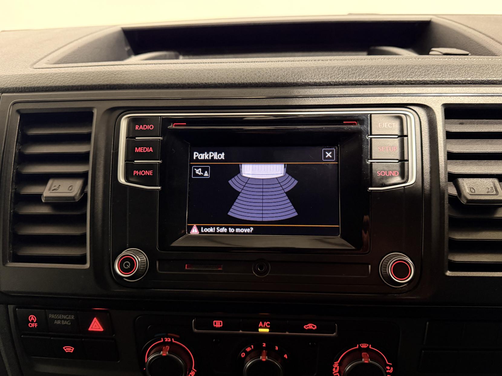 Volkswagen Transporter 2.0 TDI T32 BlueMotion Tech Highline Kombi Double Cab 5dr Diesel DSG FWD SWB Euro 6 (s/s) (150 ps)