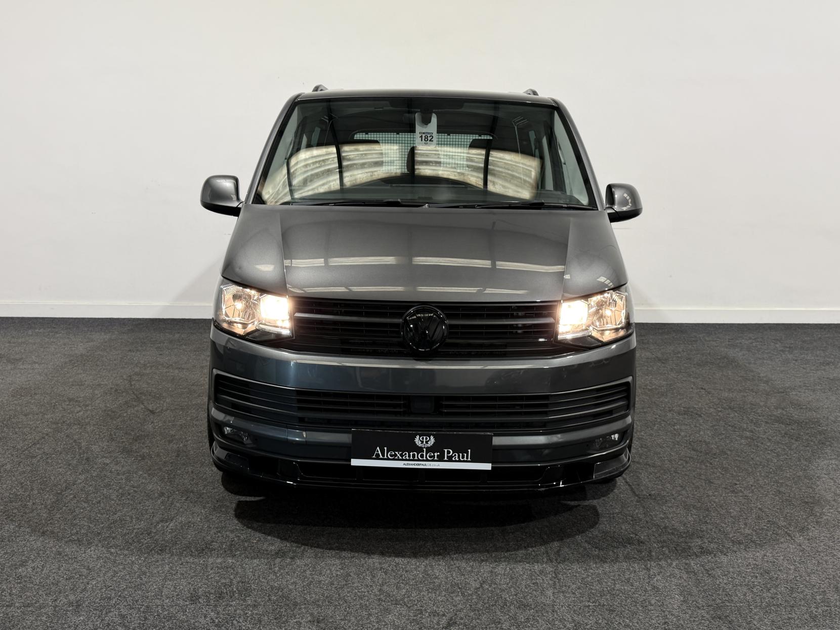 Volkswagen Transporter 2.0 TDI T32 BlueMotion Tech Highline Kombi Double Cab 5dr Diesel DSG FWD SWB Euro 6 (s/s) (150 ps)