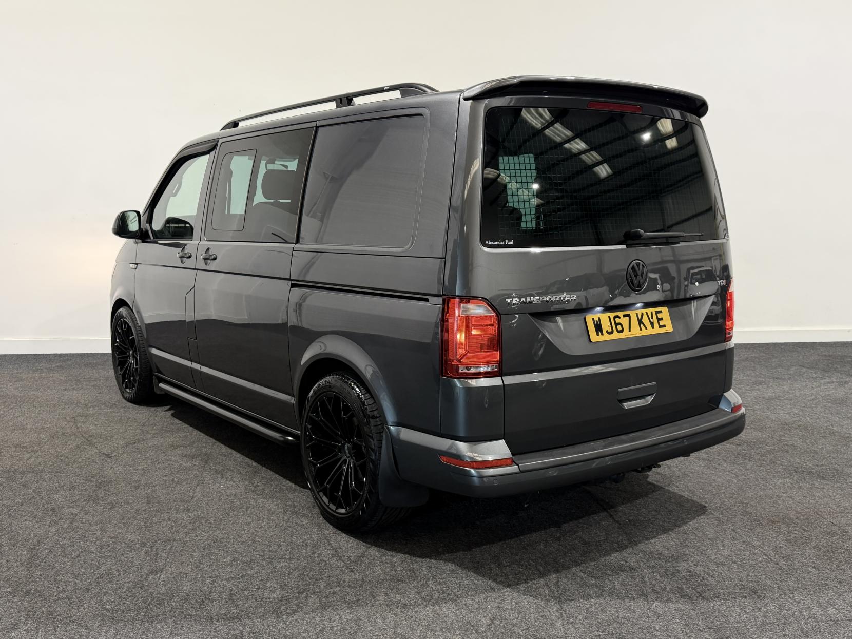 Volkswagen Transporter 2.0 TDI T32 BlueMotion Tech Highline Kombi Double Cab 5dr Diesel DSG FWD SWB Euro 6 (s/s) (150 ps)