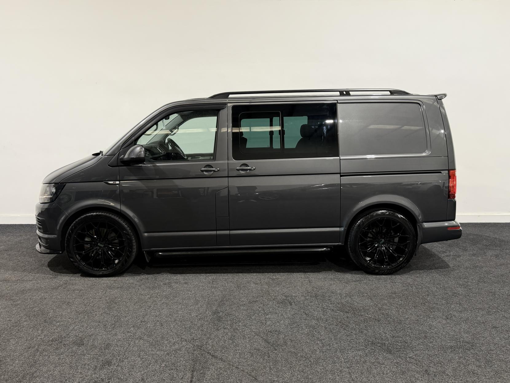 Volkswagen Transporter 2.0 TDI T32 BlueMotion Tech Highline Kombi Double Cab 5dr Diesel DSG FWD SWB Euro 6 (s/s) (150 ps)