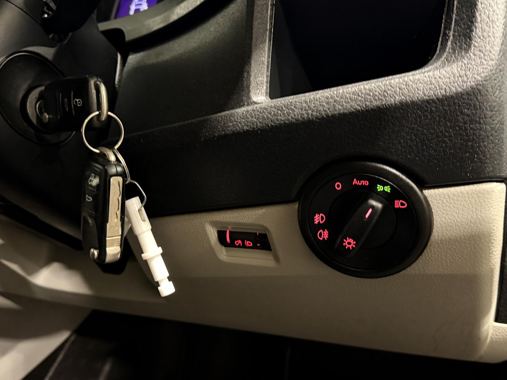 Volkswagen Transporter 2.0 TDI T32 BlueMotion Tech Highline Kombi Double Cab 5dr Diesel DSG FWD SWB Euro 6 (s/s) (150 ps)