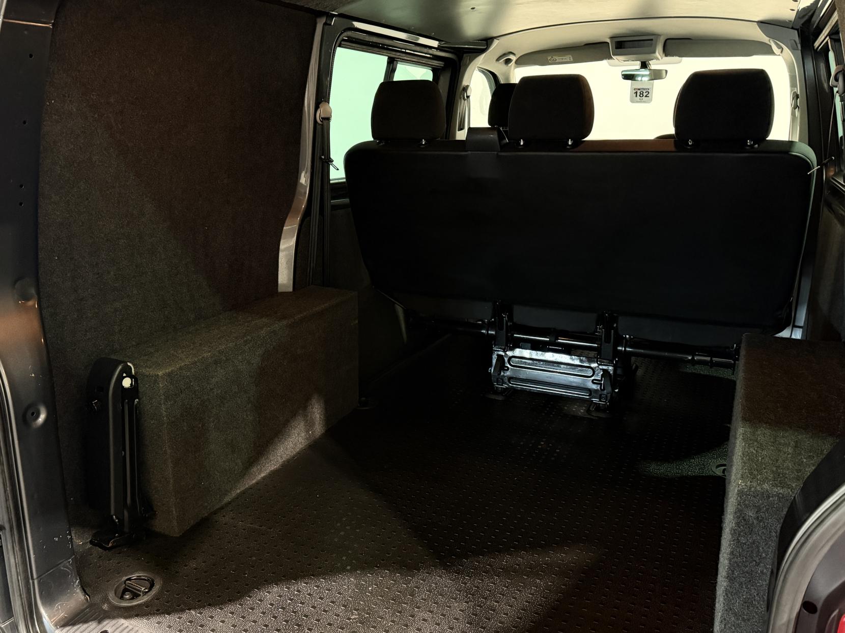 Volkswagen Transporter 2.0 TDI T32 BlueMotion Tech Highline Kombi Double Cab 5dr Diesel DSG FWD SWB Euro 6 (s/s) (150 ps)