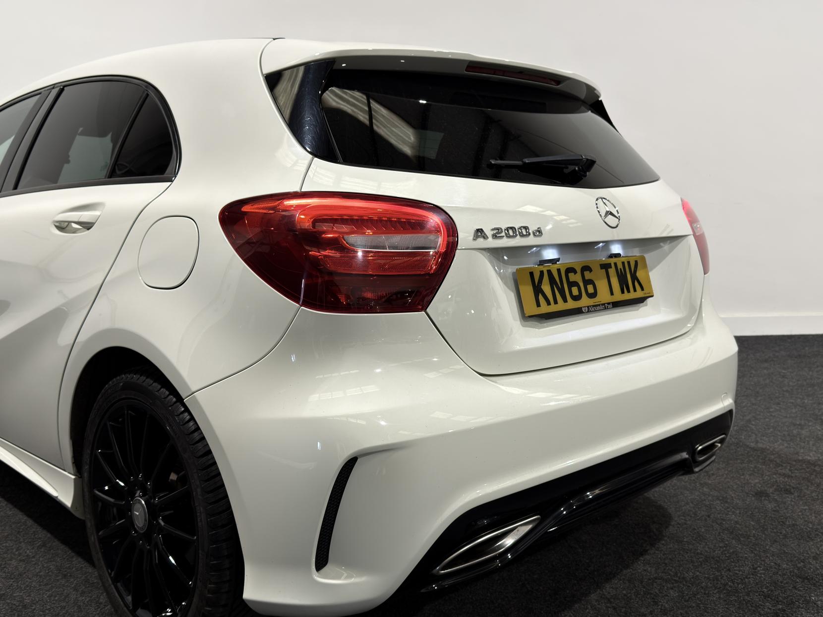 Mercedes-Benz A Class 2.1 A200d AMG Line Hatchback 5dr Diesel 7G-DCT Euro 6 (s/s) (136 ps)