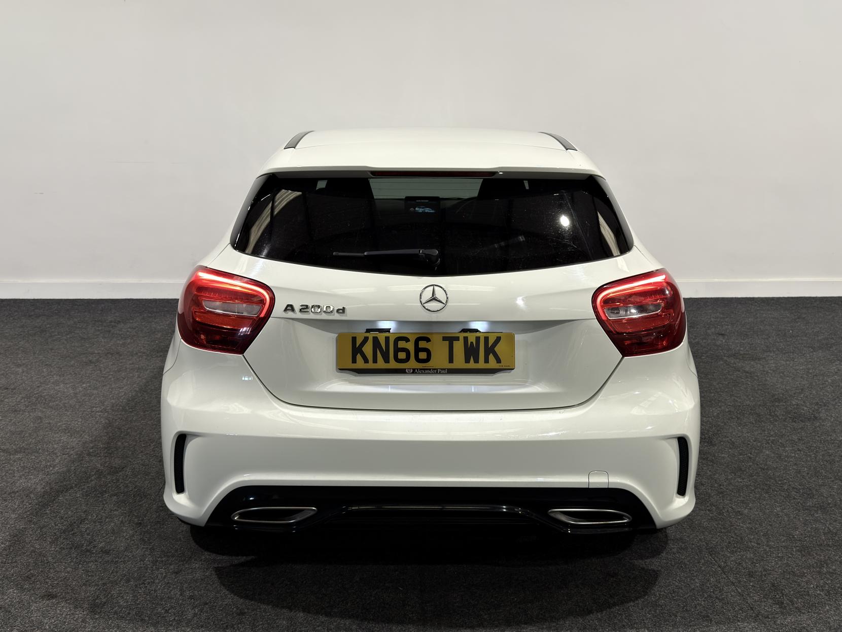 Mercedes-Benz A Class 2.1 A200d AMG Line Hatchback 5dr Diesel 7G-DCT Euro 6 (s/s) (136 ps)