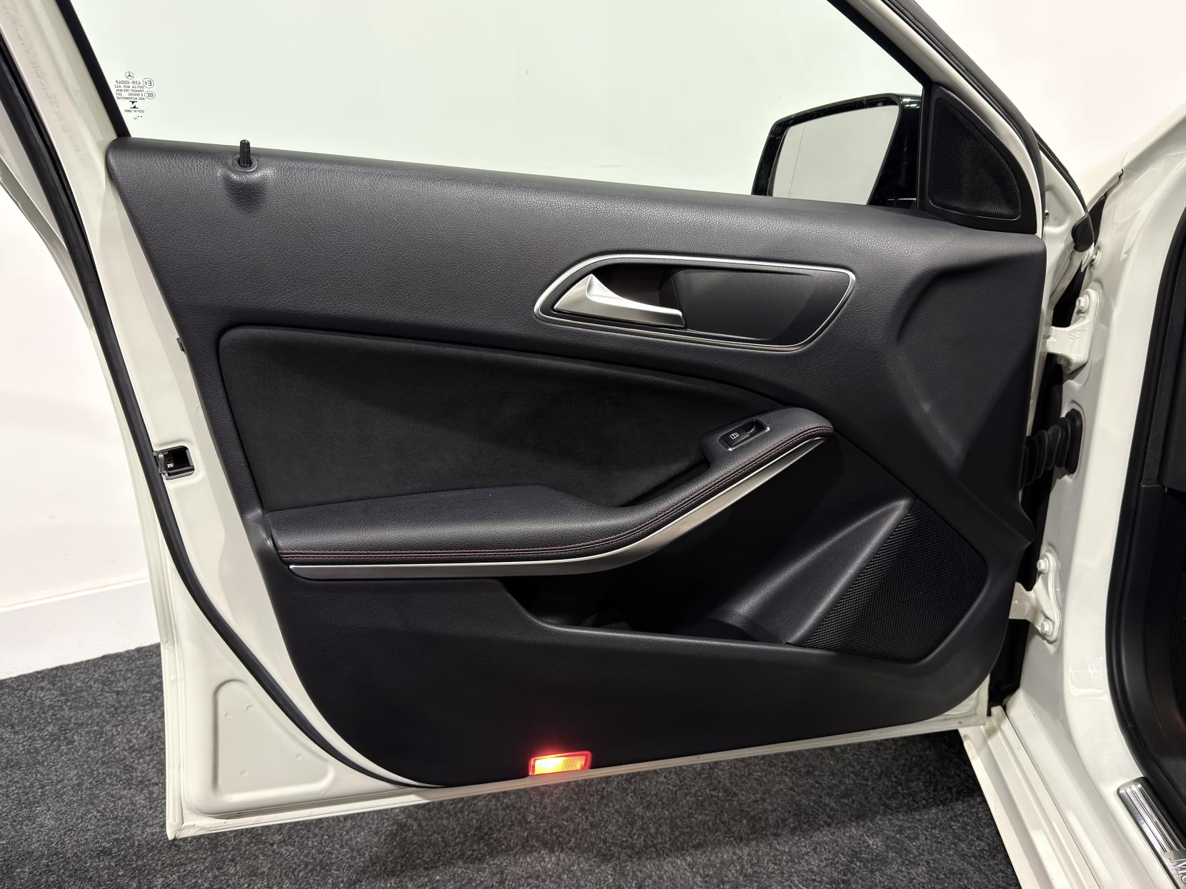 Mercedes-Benz A Class 2.1 A200d AMG Line Hatchback 5dr Diesel 7G-DCT Euro 6 (s/s) (136 ps)