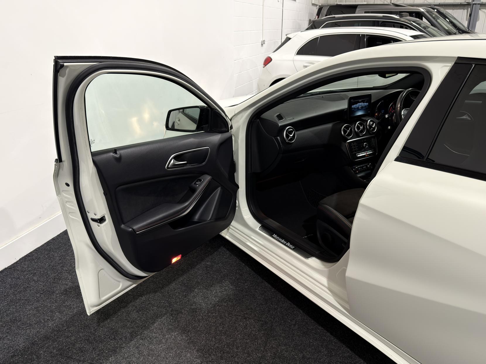 Mercedes-Benz A Class 2.1 A200d AMG Line Hatchback 5dr Diesel 7G-DCT Euro 6 (s/s) (136 ps)