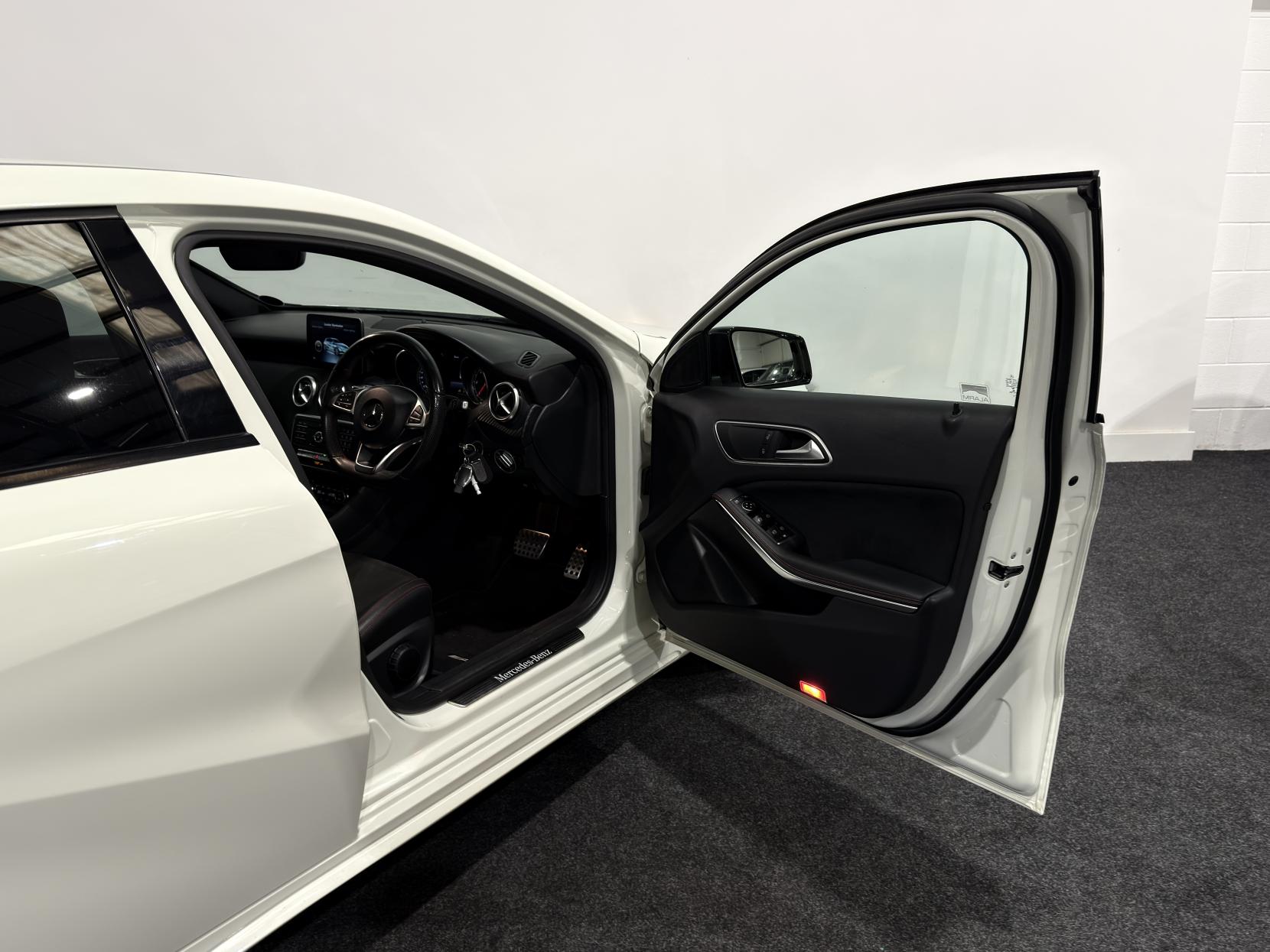 Mercedes-Benz A Class 2.1 A200d AMG Line Hatchback 5dr Diesel 7G-DCT Euro 6 (s/s) (136 ps)