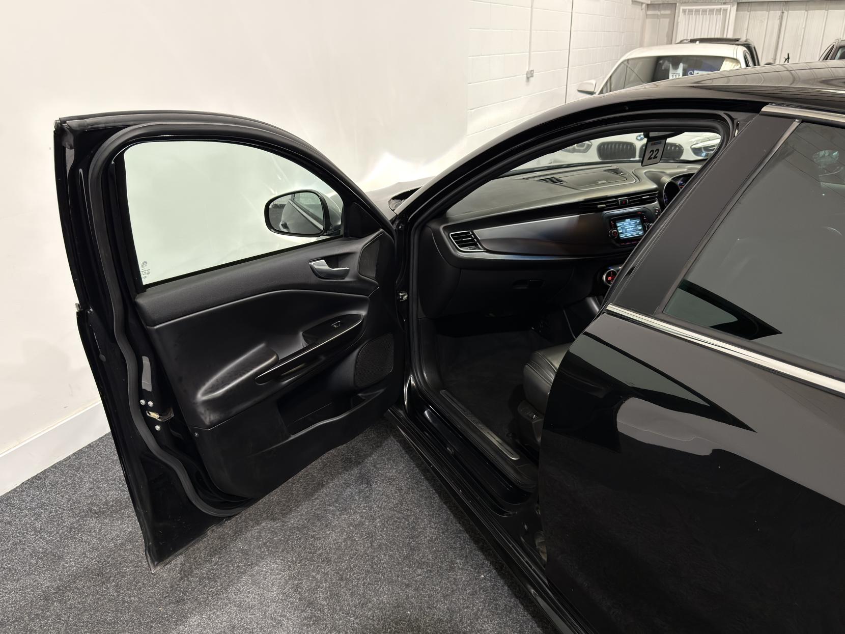 Alfa Romeo Giulietta 1.4 TB MultiAir Exclusive Hatchback 5dr Petrol Manual Euro 6 (s/s) (170 bhp)