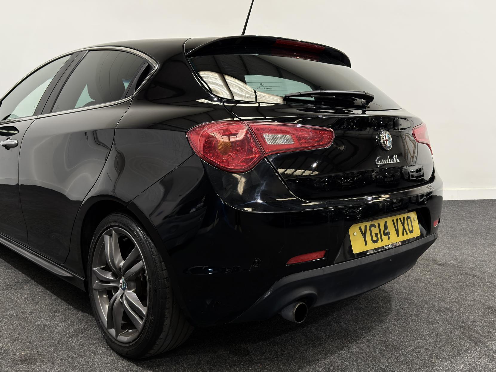 Alfa Romeo Giulietta 1.4 TB MultiAir Exclusive Hatchback 5dr Petrol Manual Euro 6 (s/s) (170 bhp)