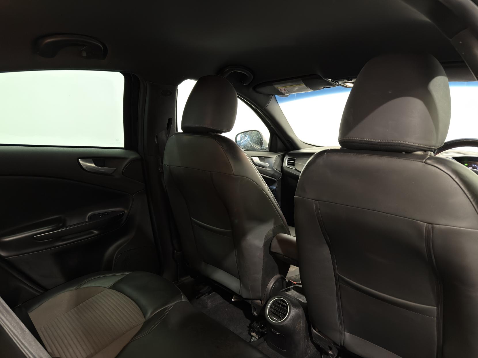 Alfa Romeo Giulietta 1.4 TB MultiAir Exclusive Hatchback 5dr Petrol Manual Euro 6 (s/s) (170 bhp)