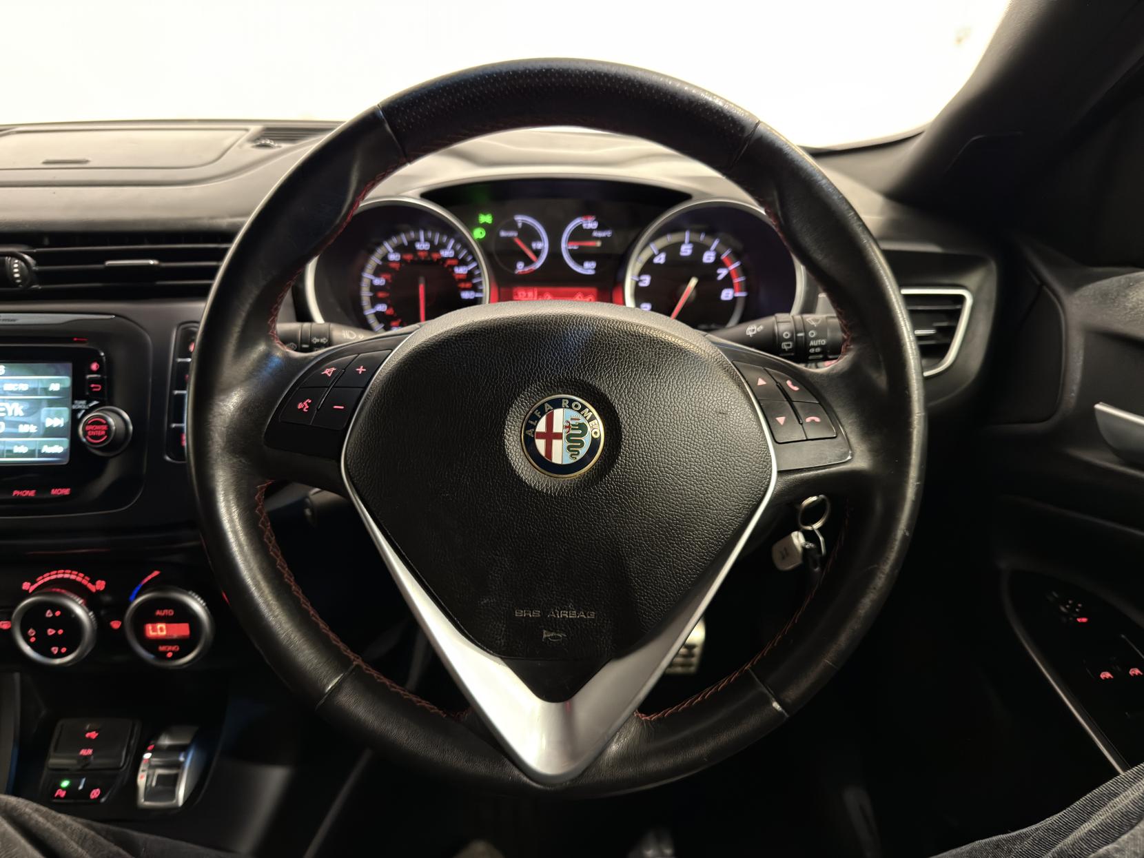 Alfa Romeo Giulietta 1.4 TB MultiAir Exclusive Hatchback 5dr Petrol Manual Euro 6 (s/s) (170 bhp)