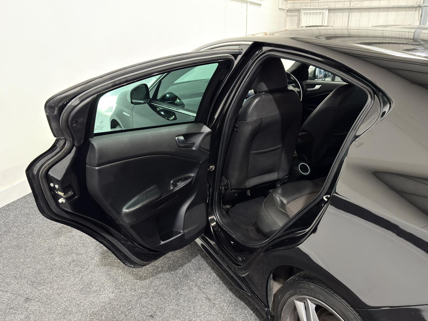Alfa Romeo Giulietta 1.4 TB MultiAir Exclusive Hatchback 5dr Petrol Manual Euro 6 (s/s) (170 bhp)