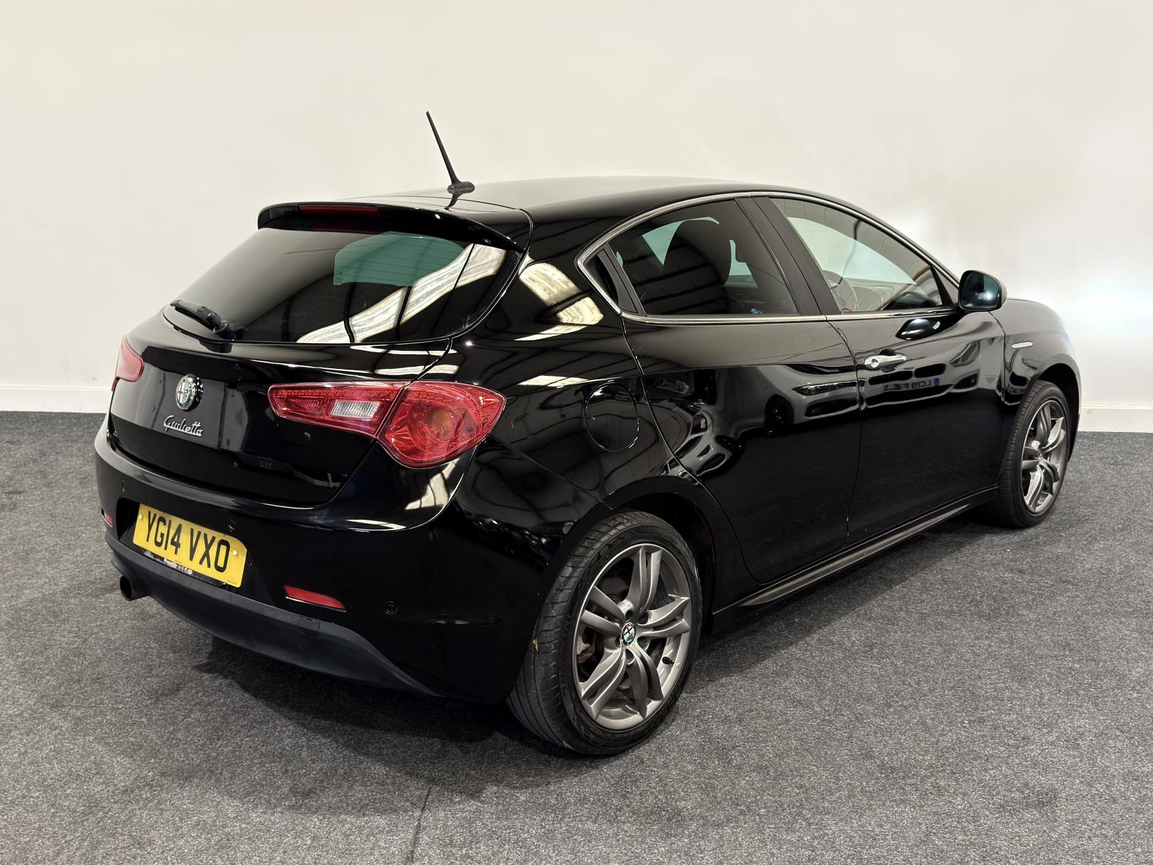 Alfa Romeo Giulietta 1.4 TB MultiAir Exclusive Hatchback 5dr Petrol Manual Euro 6 (s/s) (170 bhp)