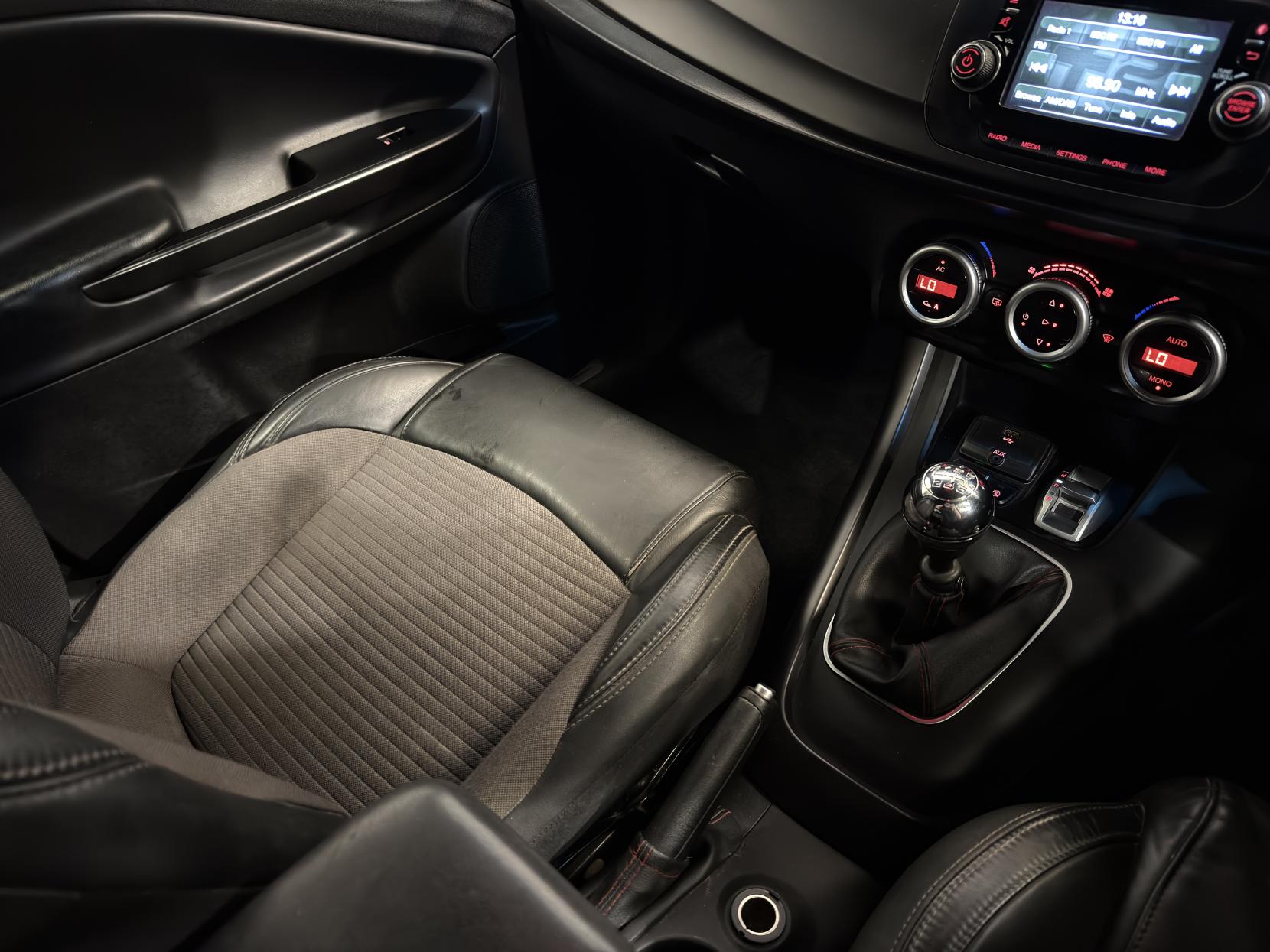 Alfa Romeo Giulietta 1.4 TB MultiAir Exclusive Hatchback 5dr Petrol Manual Euro 6 (s/s) (170 bhp)