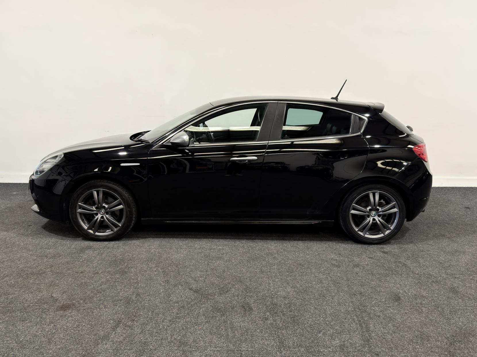 Alfa Romeo Giulietta 1.4 TB MultiAir Exclusive Hatchback 5dr Petrol Manual Euro 6 (s/s) (170 bhp)