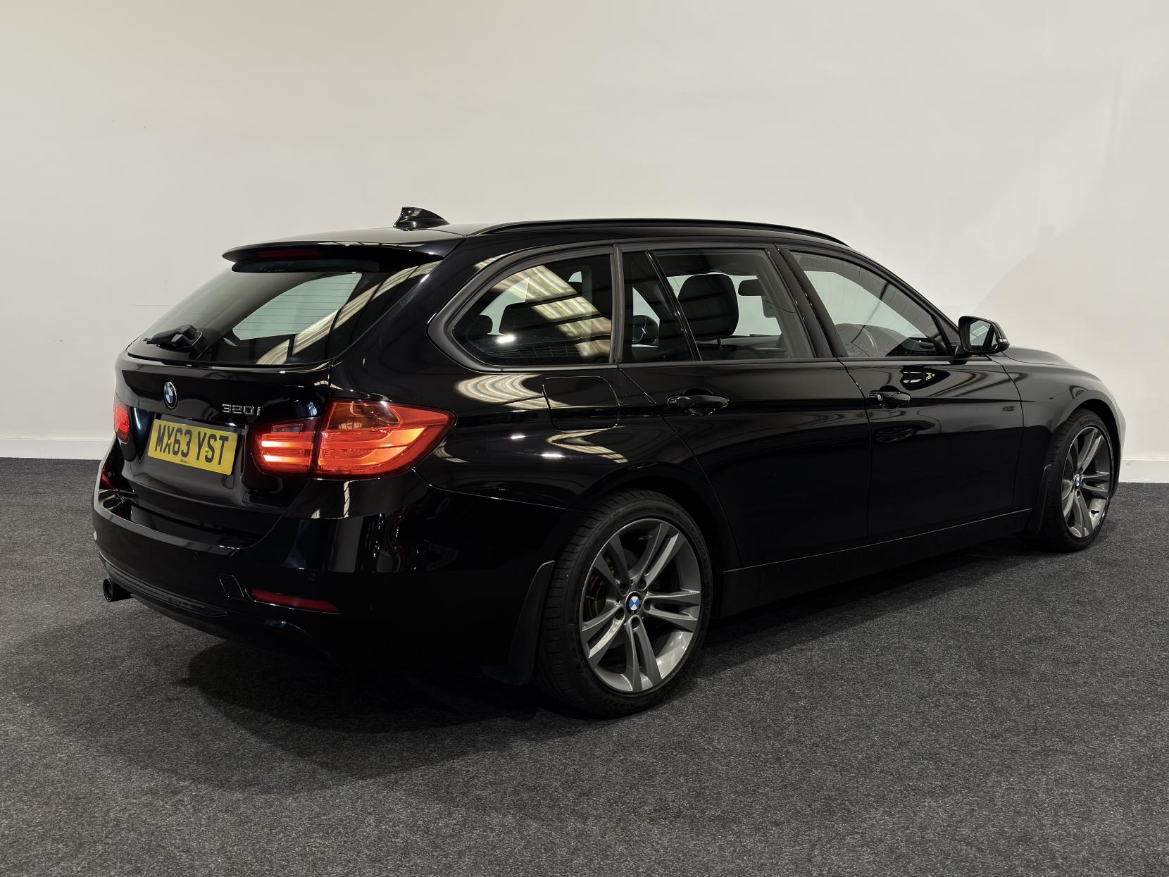 BMW 3 Series 2.0 320i Sport Touring 5dr Petrol Auto Euro 6 (s/s) (184 ps)