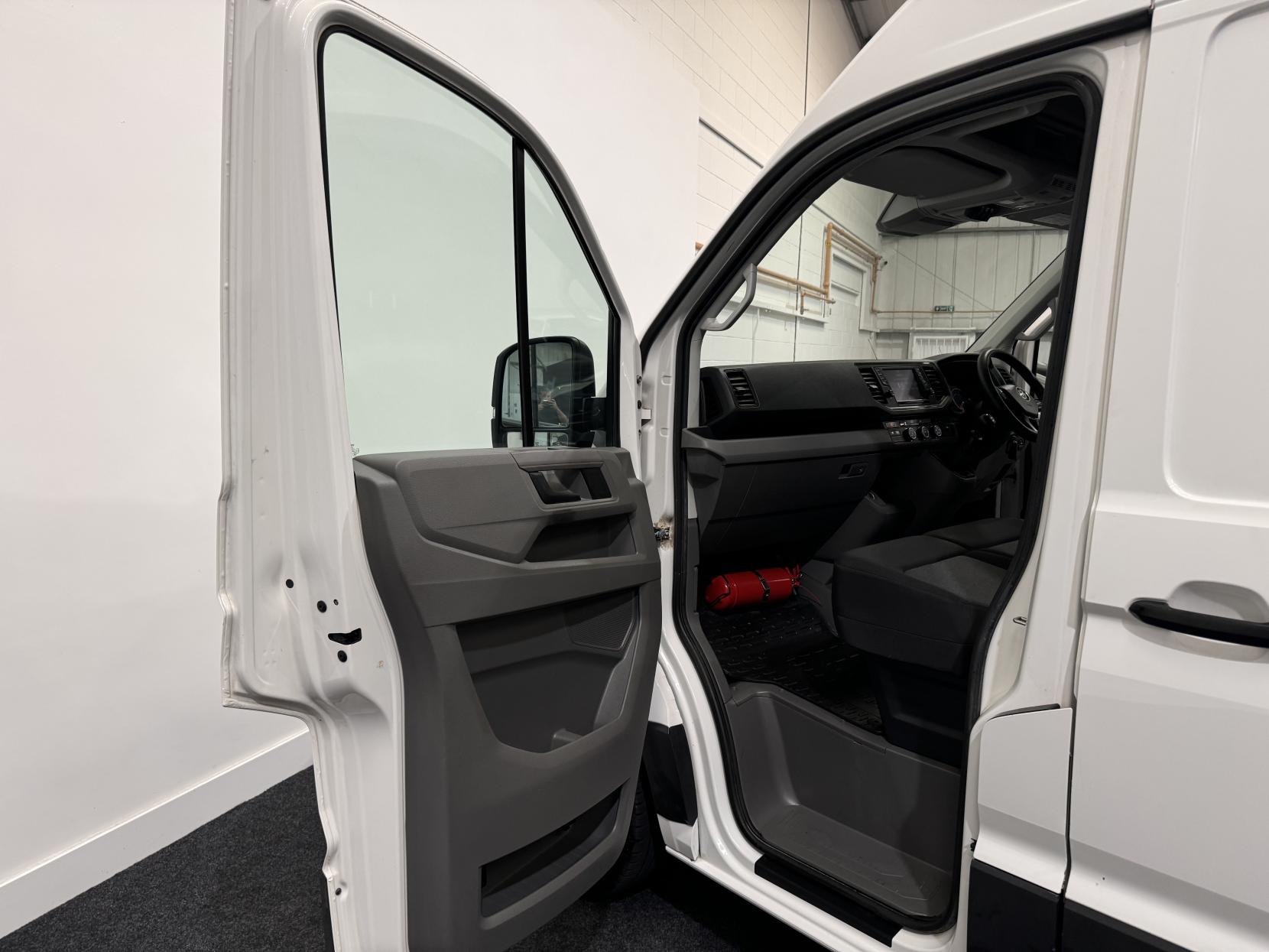 Volkswagen Crafter 2.0 TDI CR35 BlueMotion Tech Trendline Panel Van 5dr Diesel Manual FWD MWB High Roof Euro 6 (s/s) (140 ps)