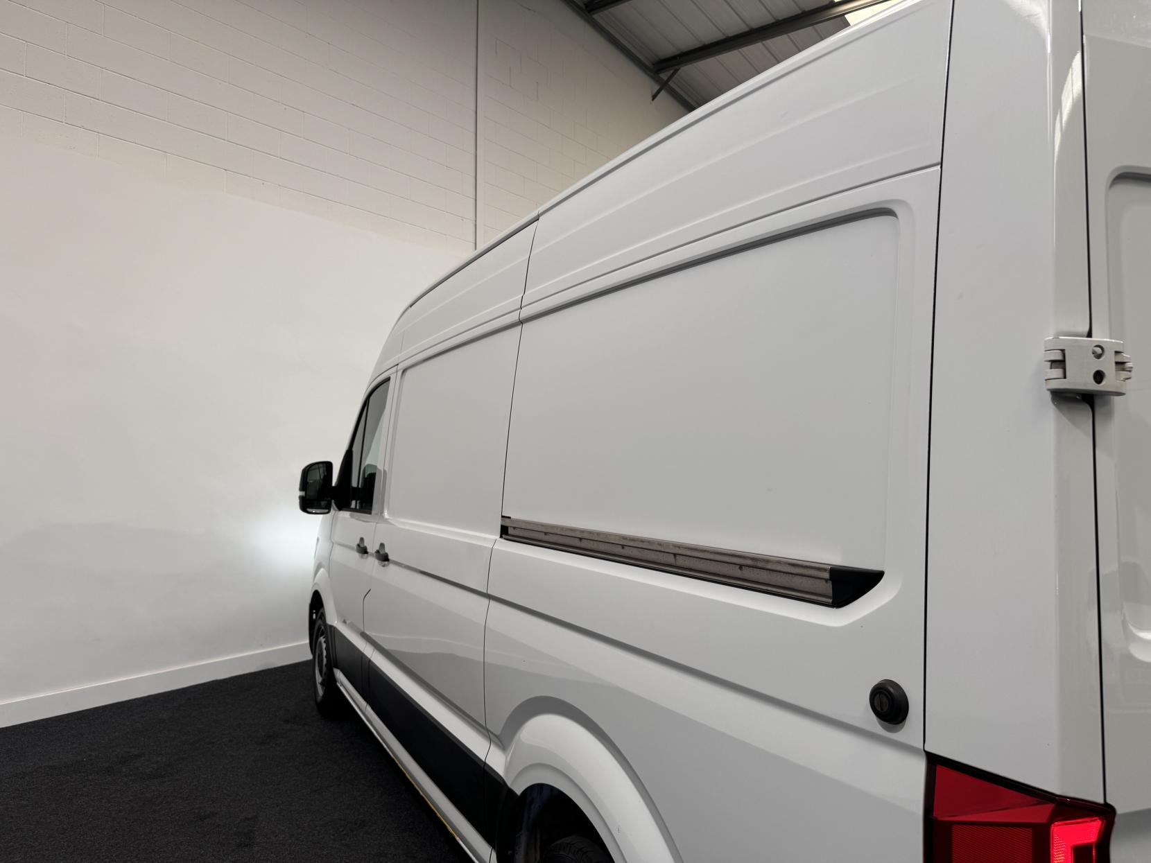 Volkswagen Crafter 2.0 TDI CR35 BlueMotion Tech Trendline Panel Van 5dr Diesel Manual FWD MWB High Roof Euro 6 (s/s) (140 ps)