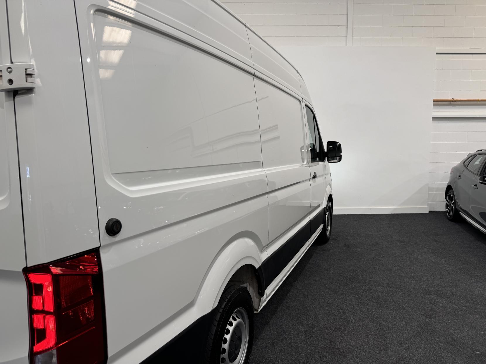 Volkswagen Crafter 2.0 TDI CR35 BlueMotion Tech Trendline Panel Van 5dr Diesel Manual FWD MWB High Roof Euro 6 (s/s) (140 ps)