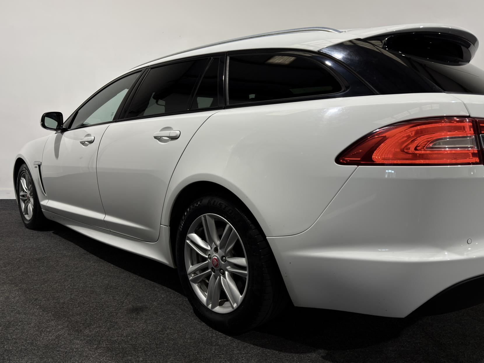 Jaguar XF 2.2d R-Sport Sportbrake 5dr Diesel Auto Euro 5 (s/s) (163 ps)