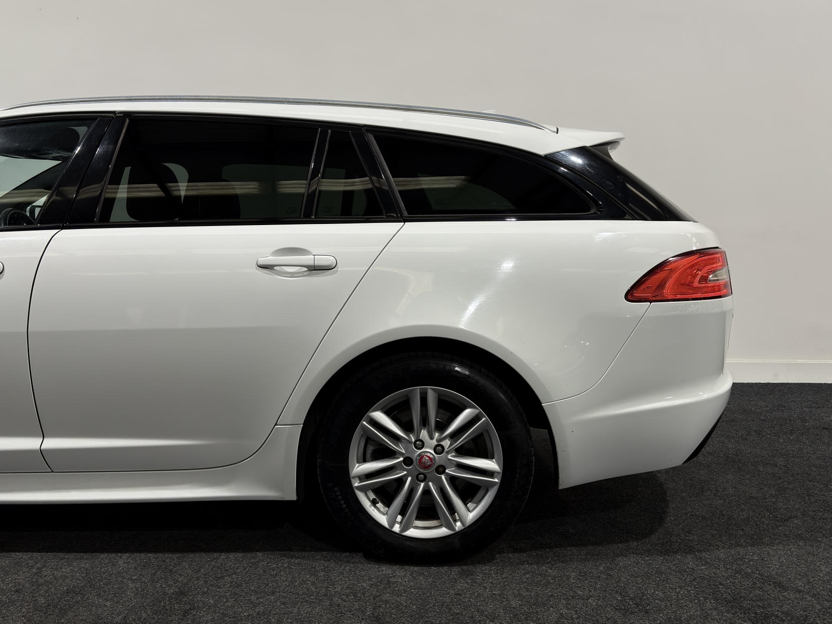 Jaguar XF 2.2d R-Sport Sportbrake 5dr Diesel Auto Euro 5 (s/s) (163 ps)