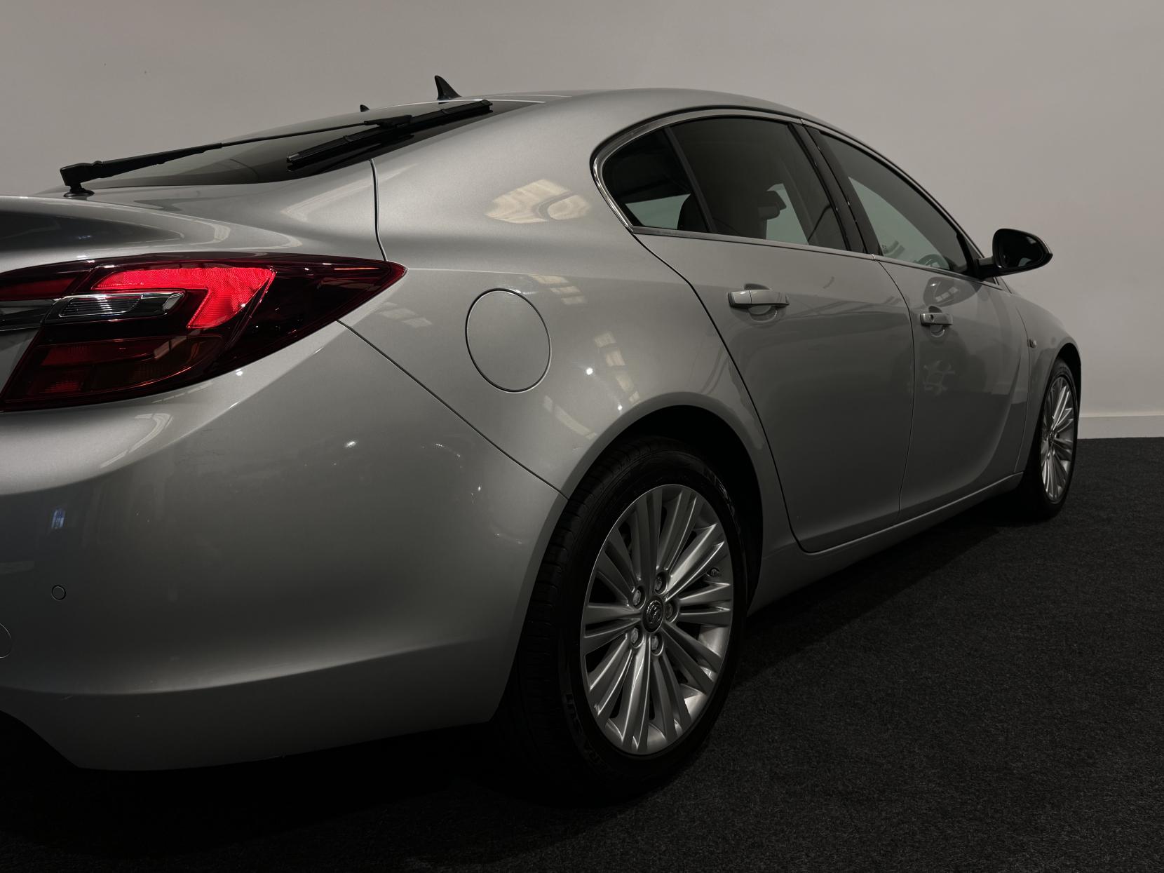 Vauxhall Insignia 1.6 CDTi ecoFLEX Tech Line Hatchback 5dr Diesel Manual Euro 6 (s/s) (136 ps)