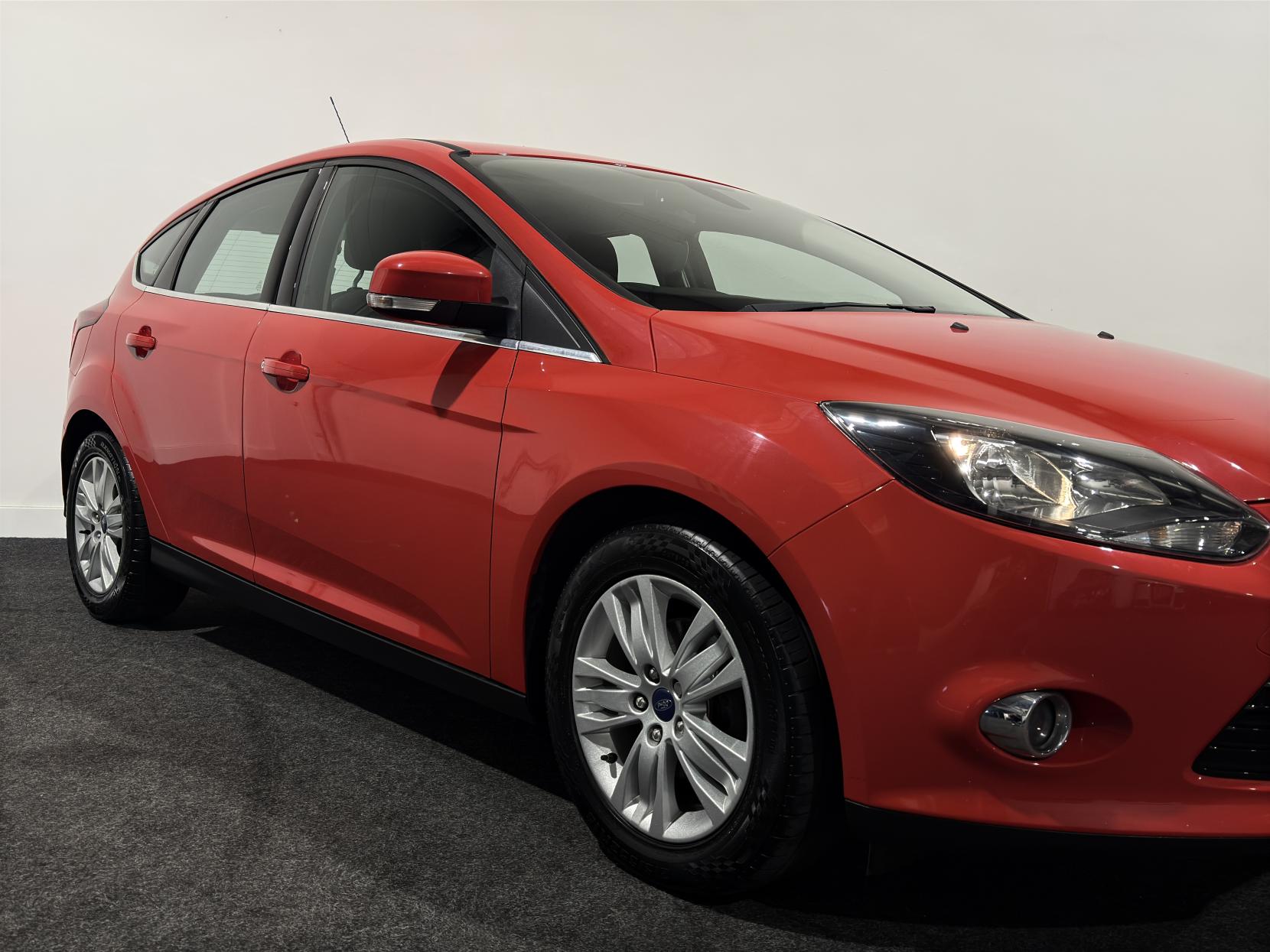 Ford Focus 1.0T EcoBoost Titanium Navigator Hatchback 5dr Petrol Manual Euro 5 (s/s) (125 ps)