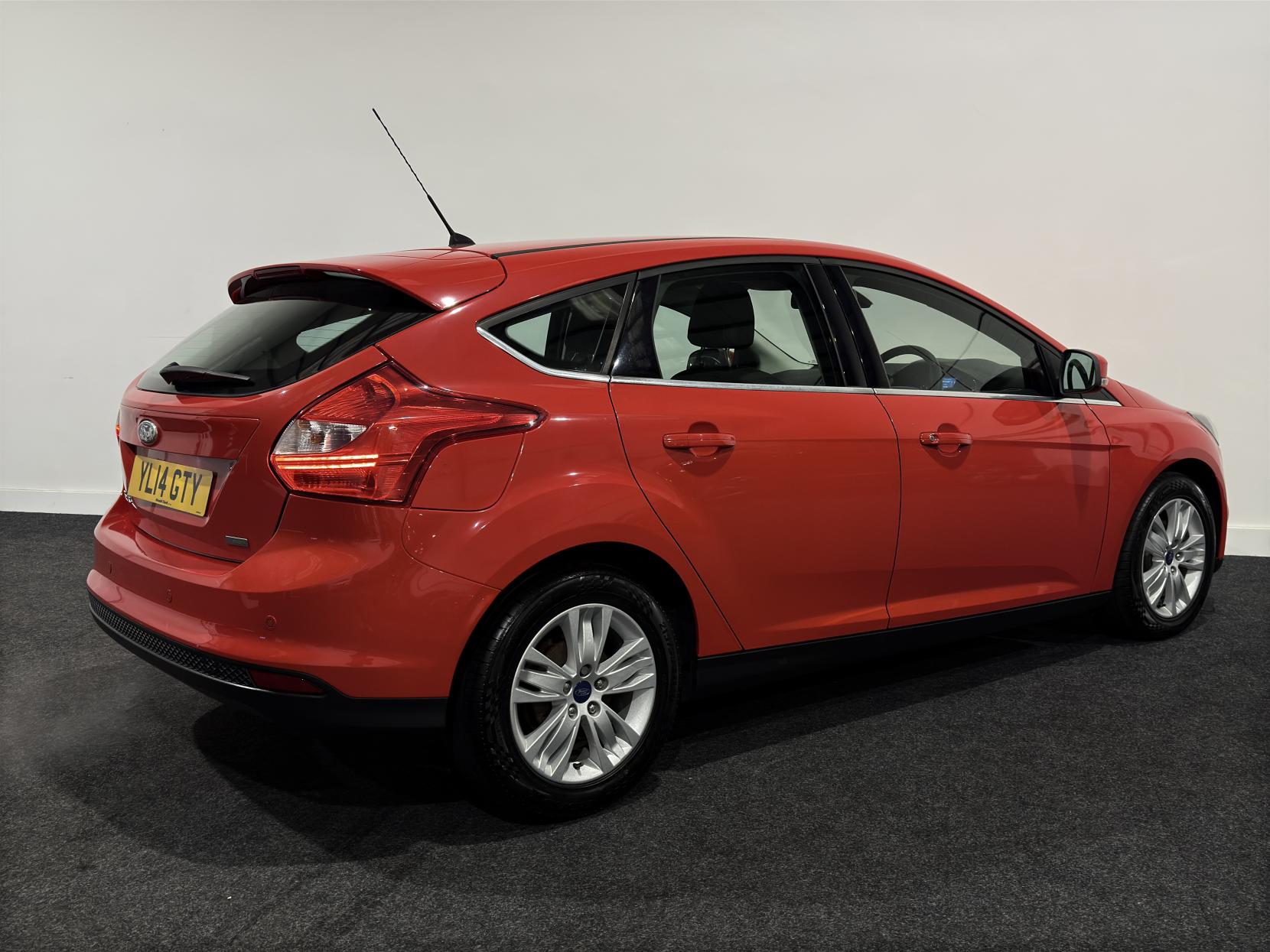 Ford Focus 1.0T EcoBoost Titanium Navigator Hatchback 5dr Petrol Manual Euro 5 (s/s) (125 ps)