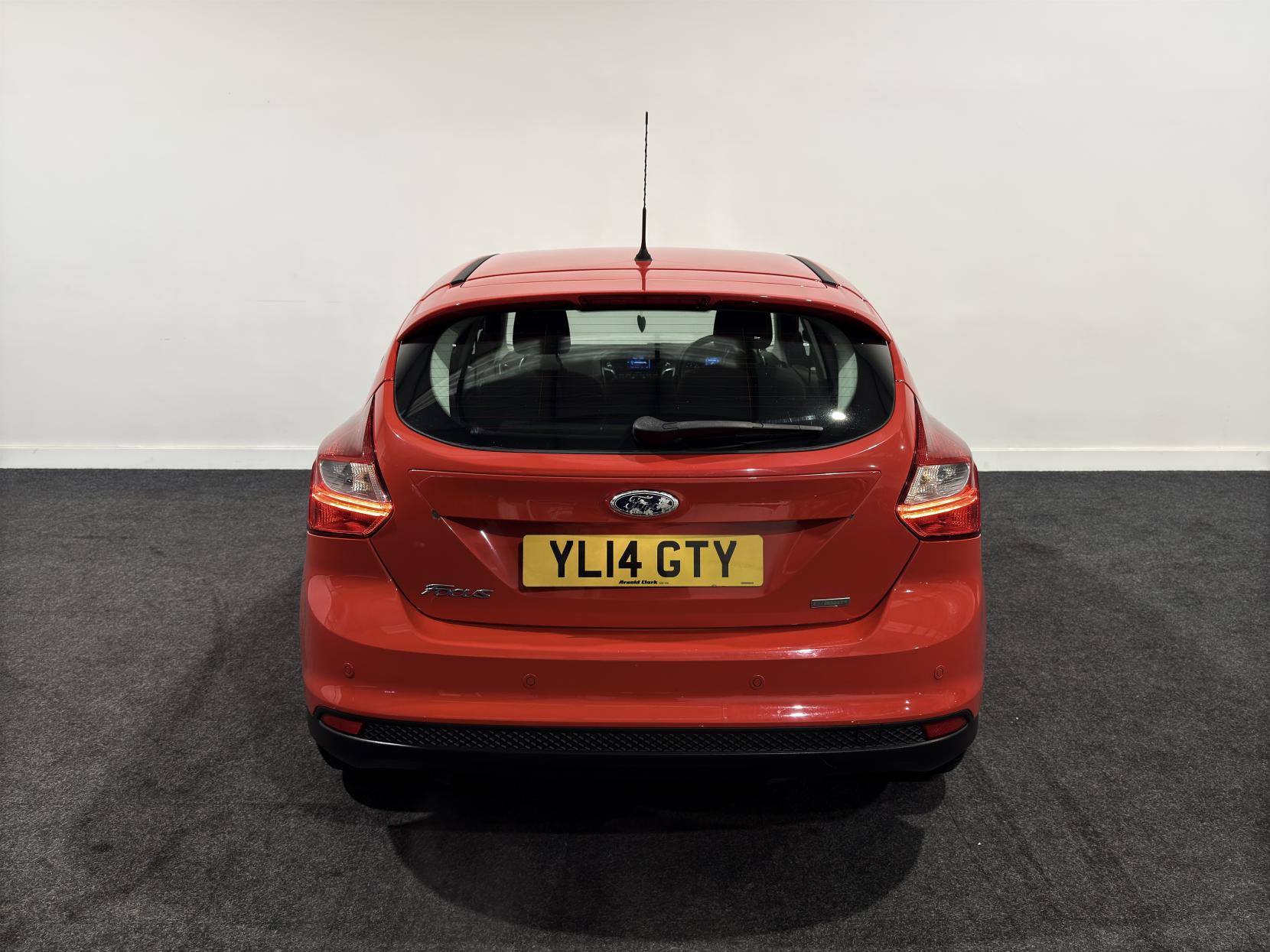 Ford Focus 1.0T EcoBoost Titanium Navigator Hatchback 5dr Petrol Manual Euro 5 (s/s) (125 ps)