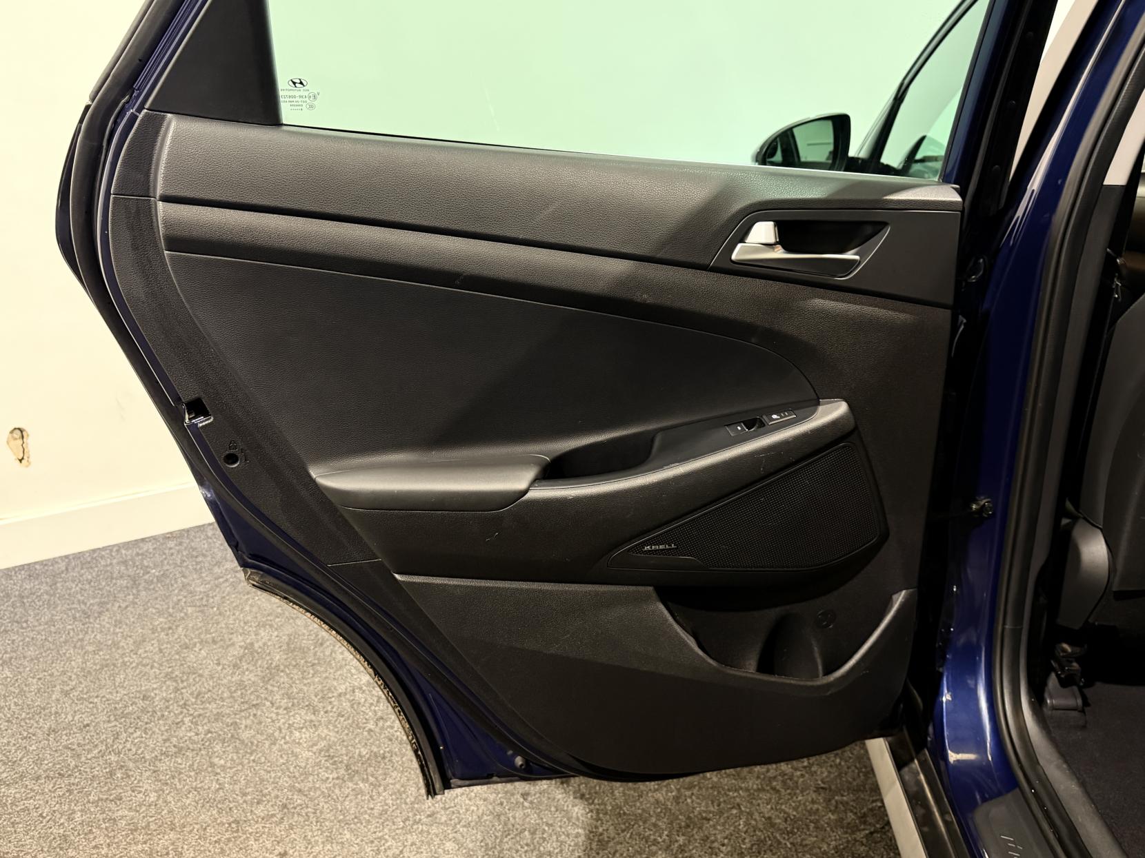 Hyundai TUCSON 1.6 CRDi Premium SUV 5dr Diesel Manual Euro 6 (s/s) (115 ps)