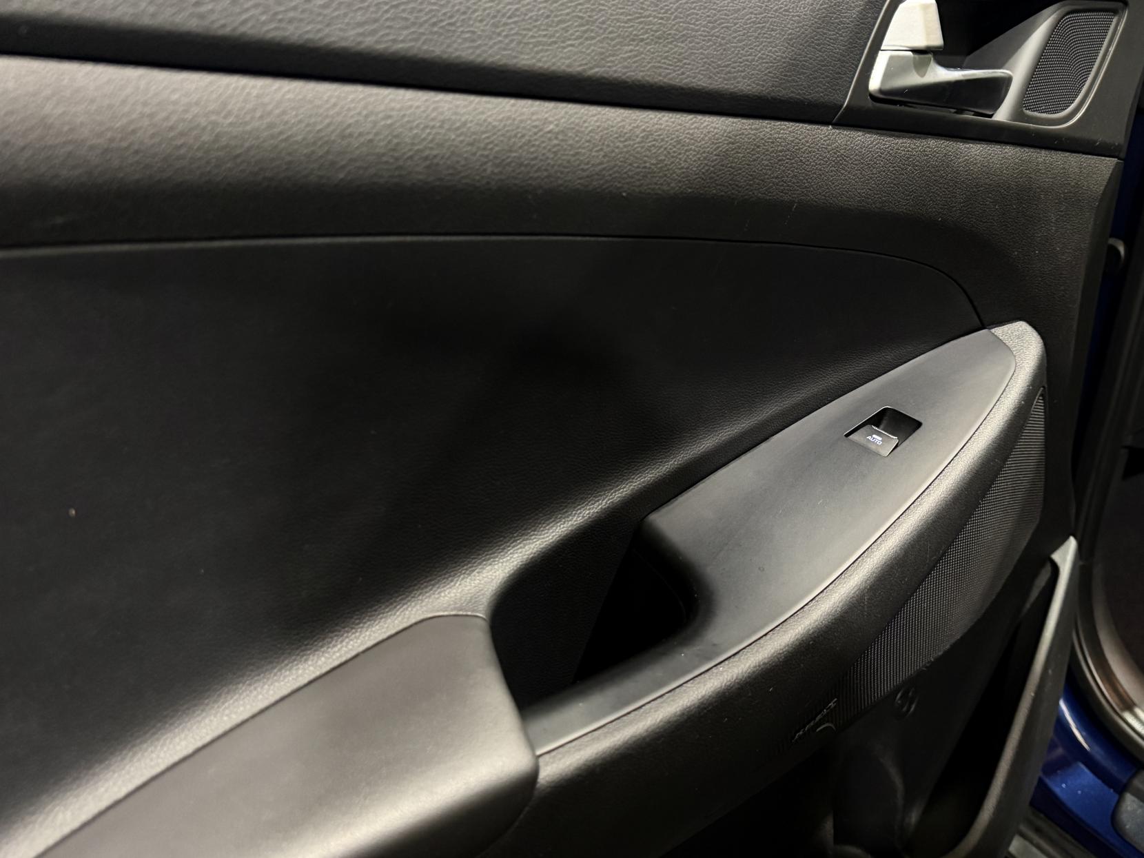 Hyundai TUCSON 1.6 CRDi Premium SUV 5dr Diesel Manual Euro 6 (s/s) (115 ps)