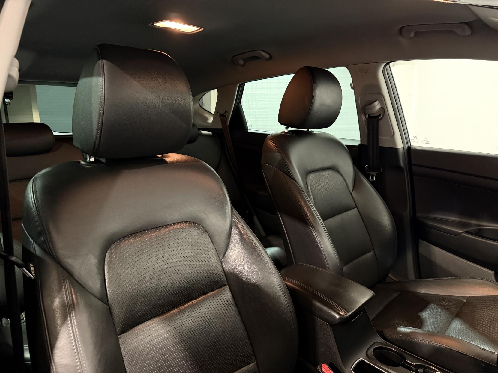 Hyundai TUCSON 1.6 CRDi Premium SUV 5dr Diesel Manual Euro 6 (s/s) (115 ps)