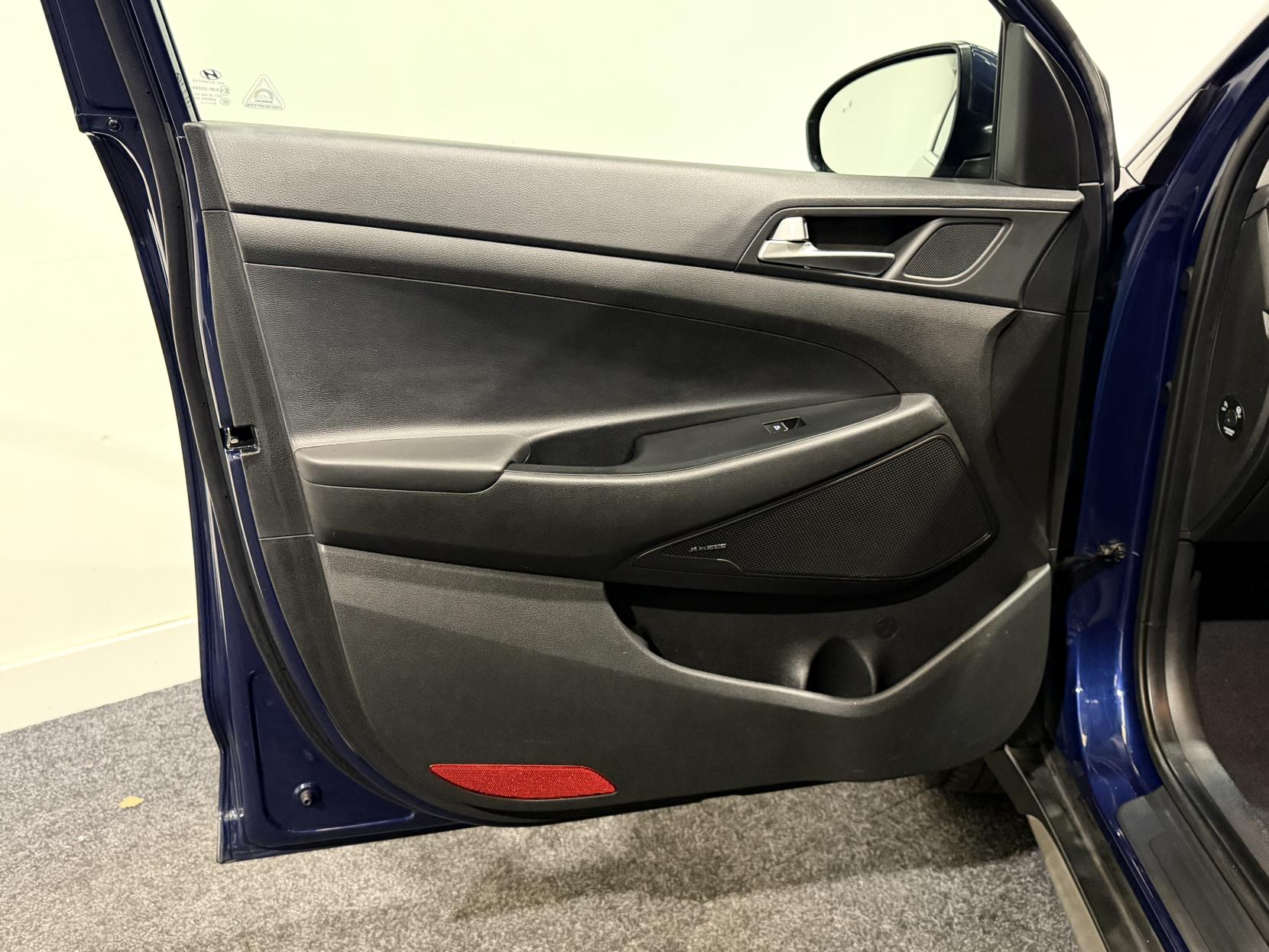 Hyundai TUCSON 1.6 CRDi Premium SUV 5dr Diesel Manual Euro 6 (s/s) (115 ps)