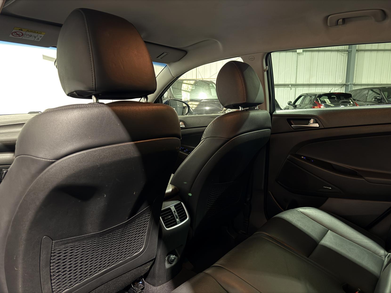 Hyundai TUCSON 1.6 CRDi Premium SUV 5dr Diesel Manual Euro 6 (s/s) (115 ps)