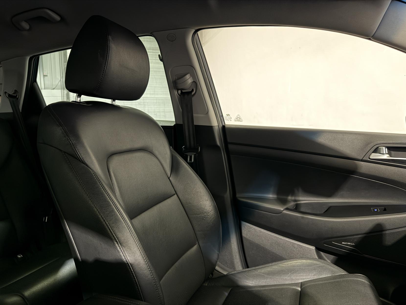 Hyundai TUCSON 1.6 CRDi Premium SUV 5dr Diesel Manual Euro 6 (s/s) (115 ps)