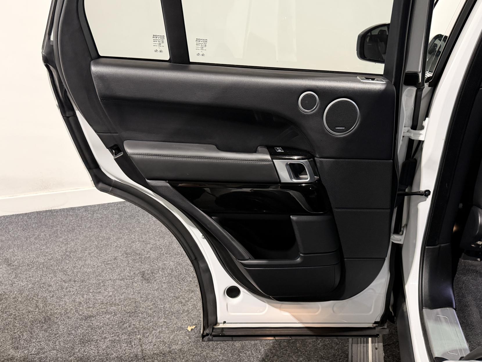 Land Rover Range Rover 4.4 SD V8 Vogue SUV 5dr Diesel Auto 4WD Euro 6 (s/s) (339 ps)