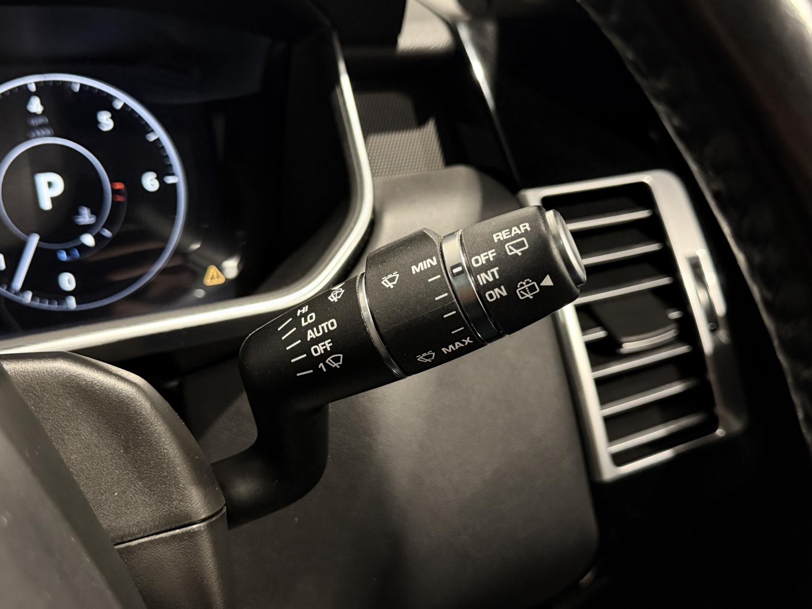 Land Rover Range Rover 4.4 SD V8 Vogue SUV 5dr Diesel Auto 4WD Euro 6 (s/s) (339 ps)